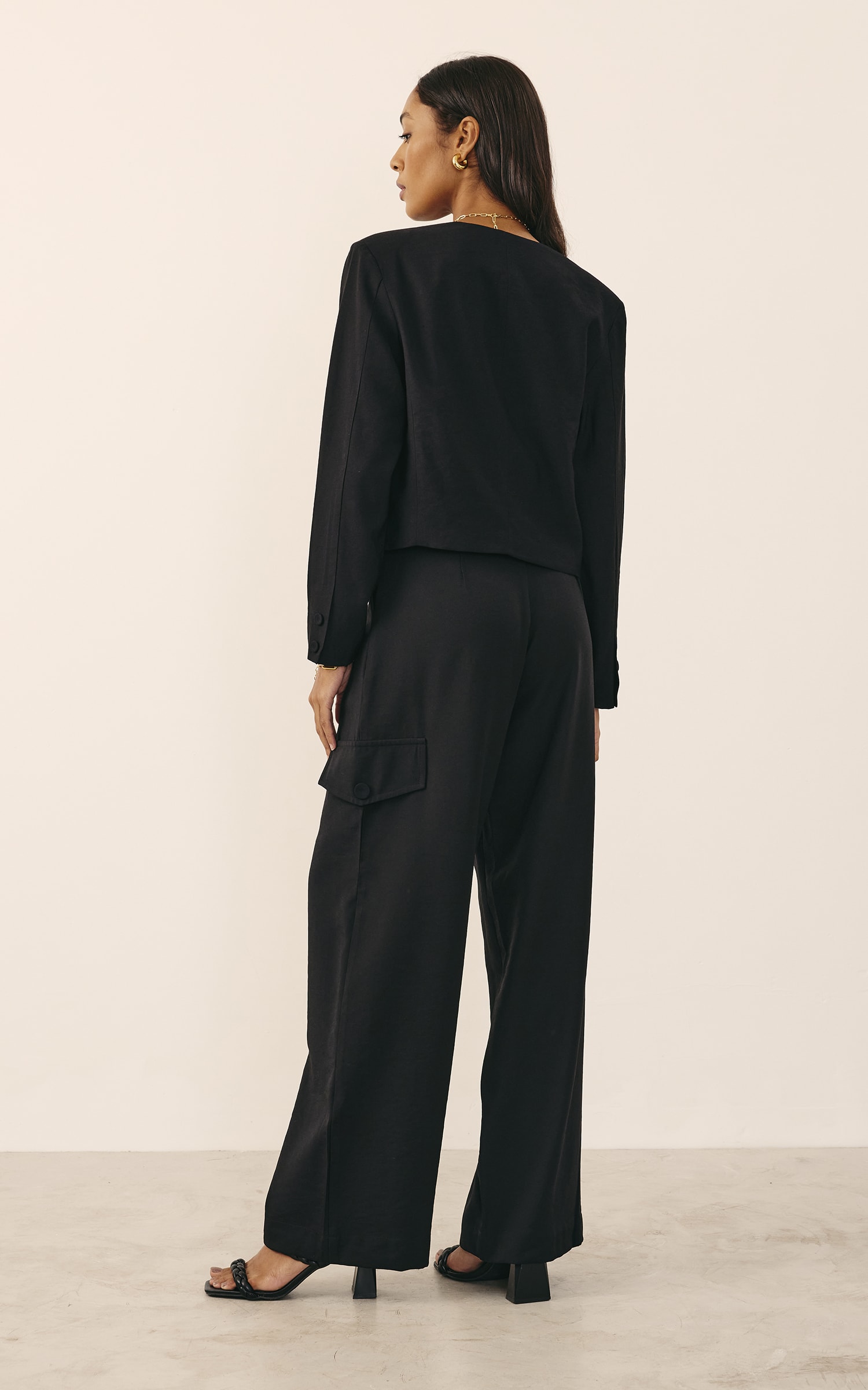 Blazer Cropped Mind Preto