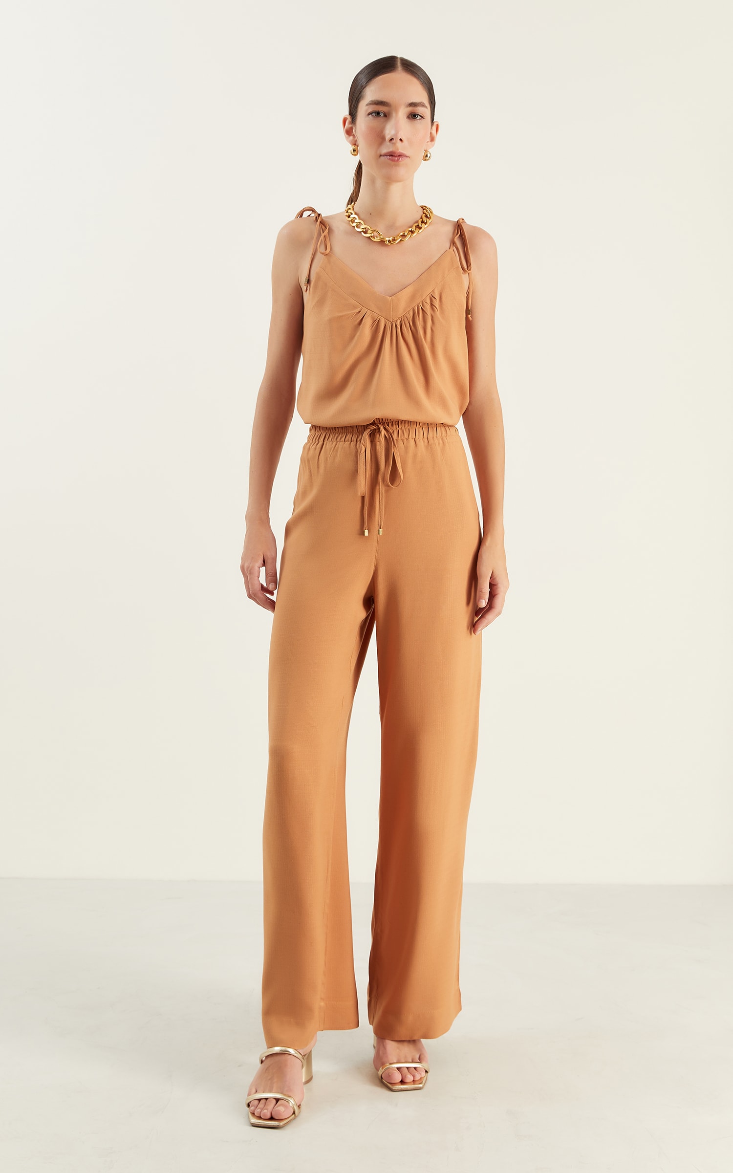 Blusa Amarracao Essencial Amendoa