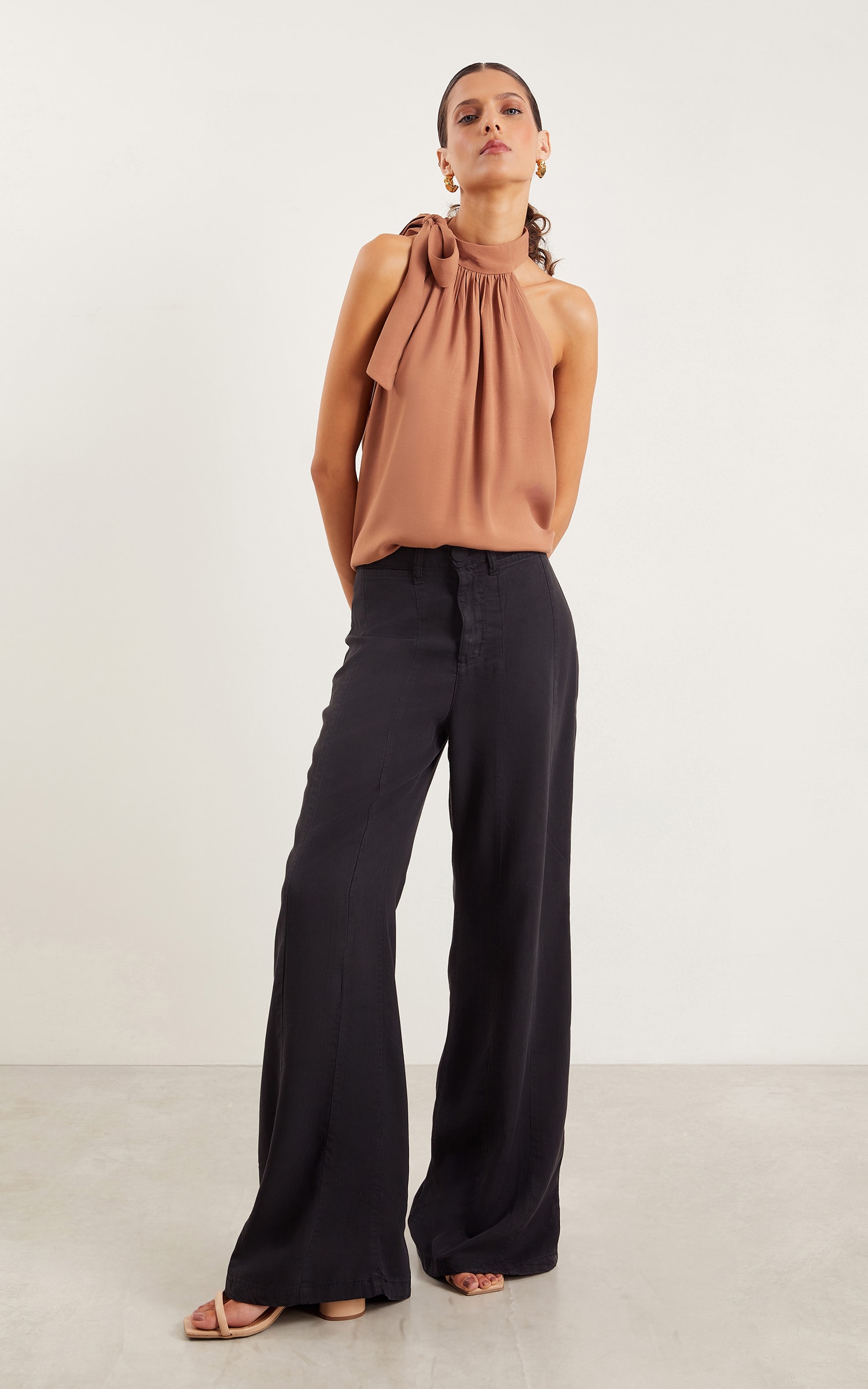 Blusa Amarração Flora Amendoa