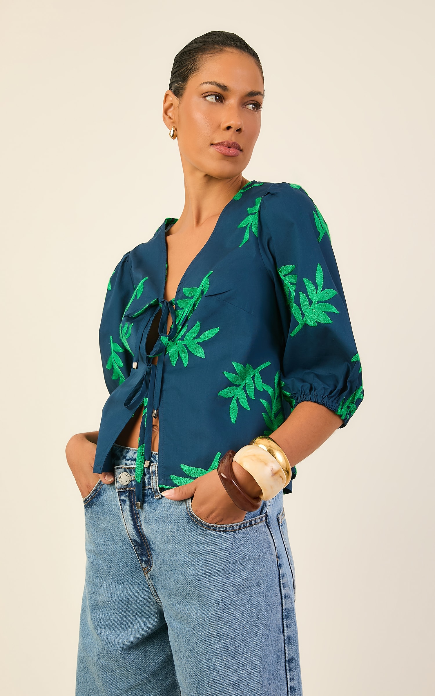 Blusa Art Detalhe Amarracao Marinho