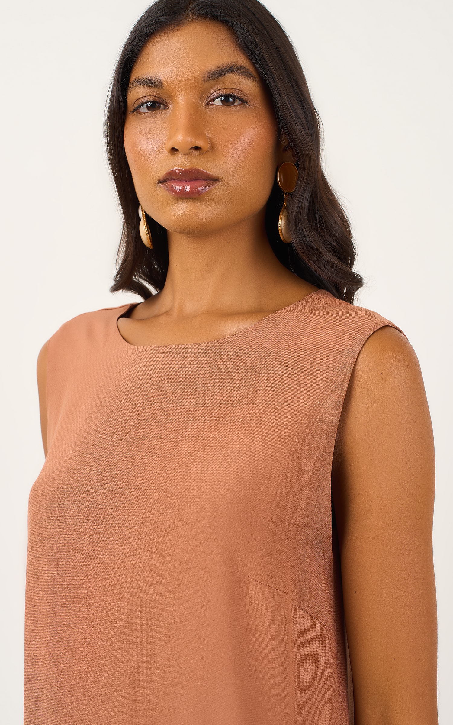 Blusa Assimetrica Modern Amendoa
