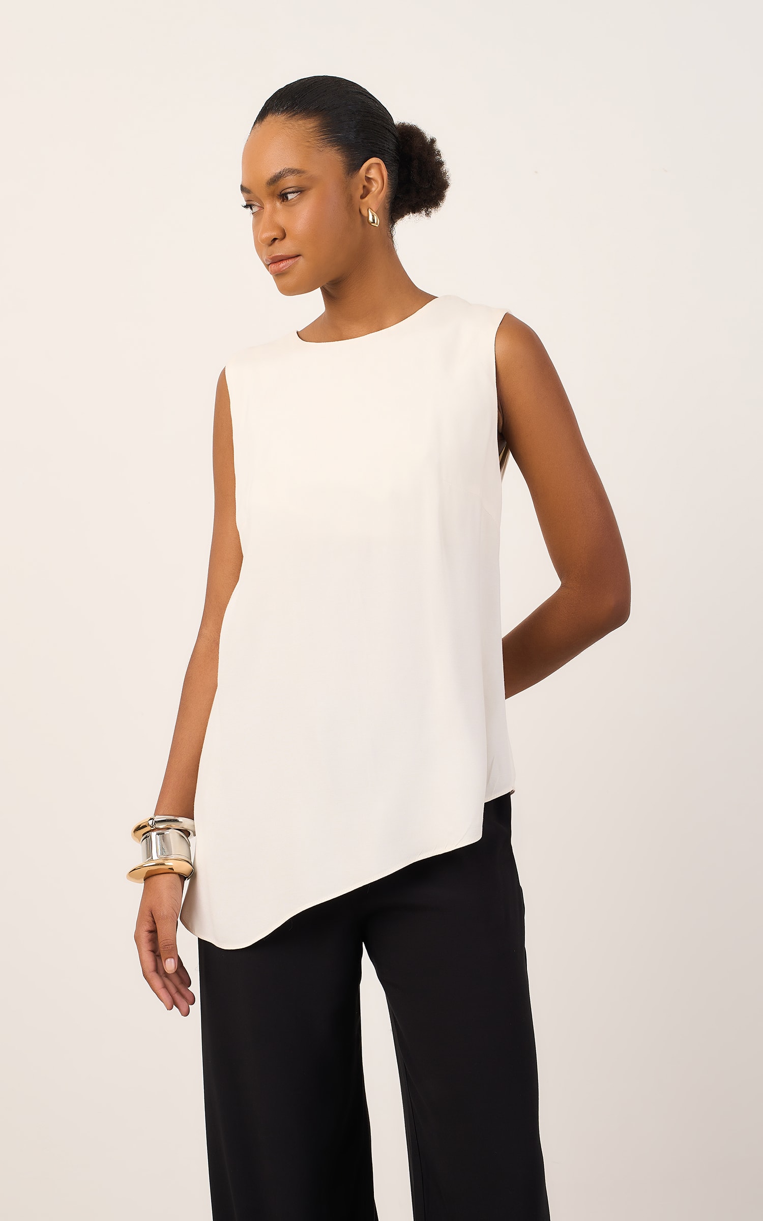 Blusa Assimetrica Modern Off White