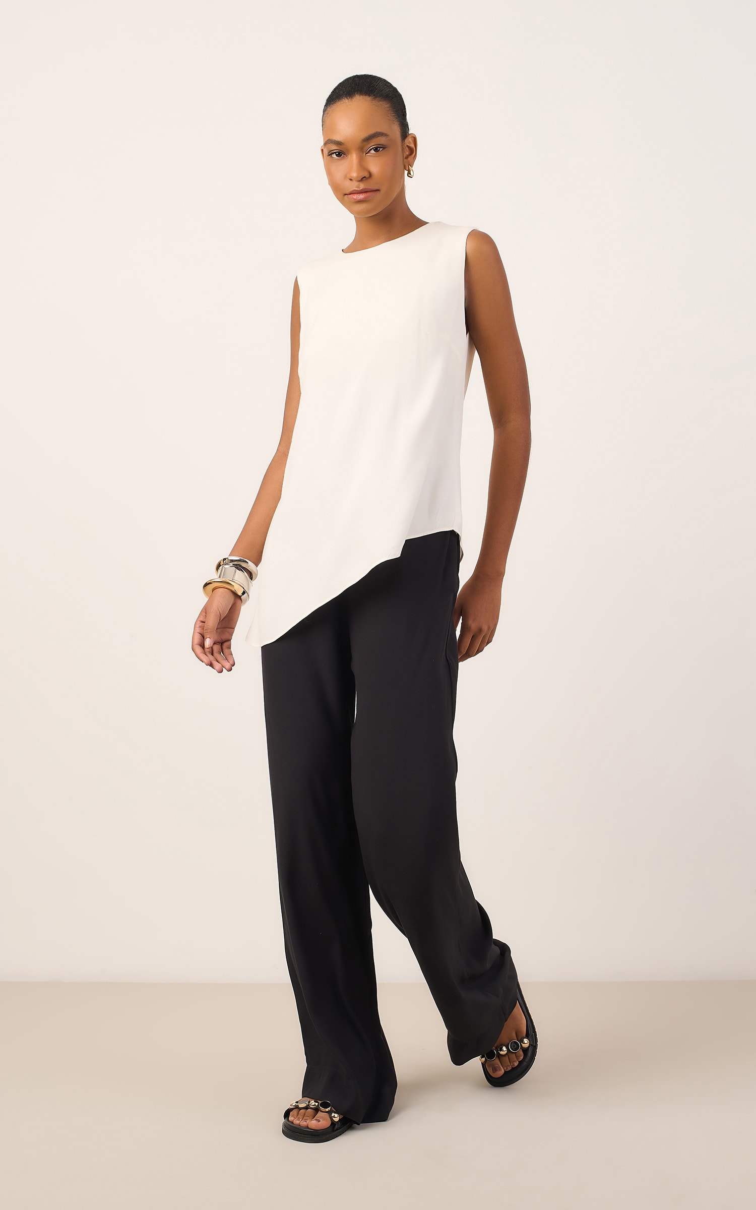 Blusa Assimetrica Modern Off White