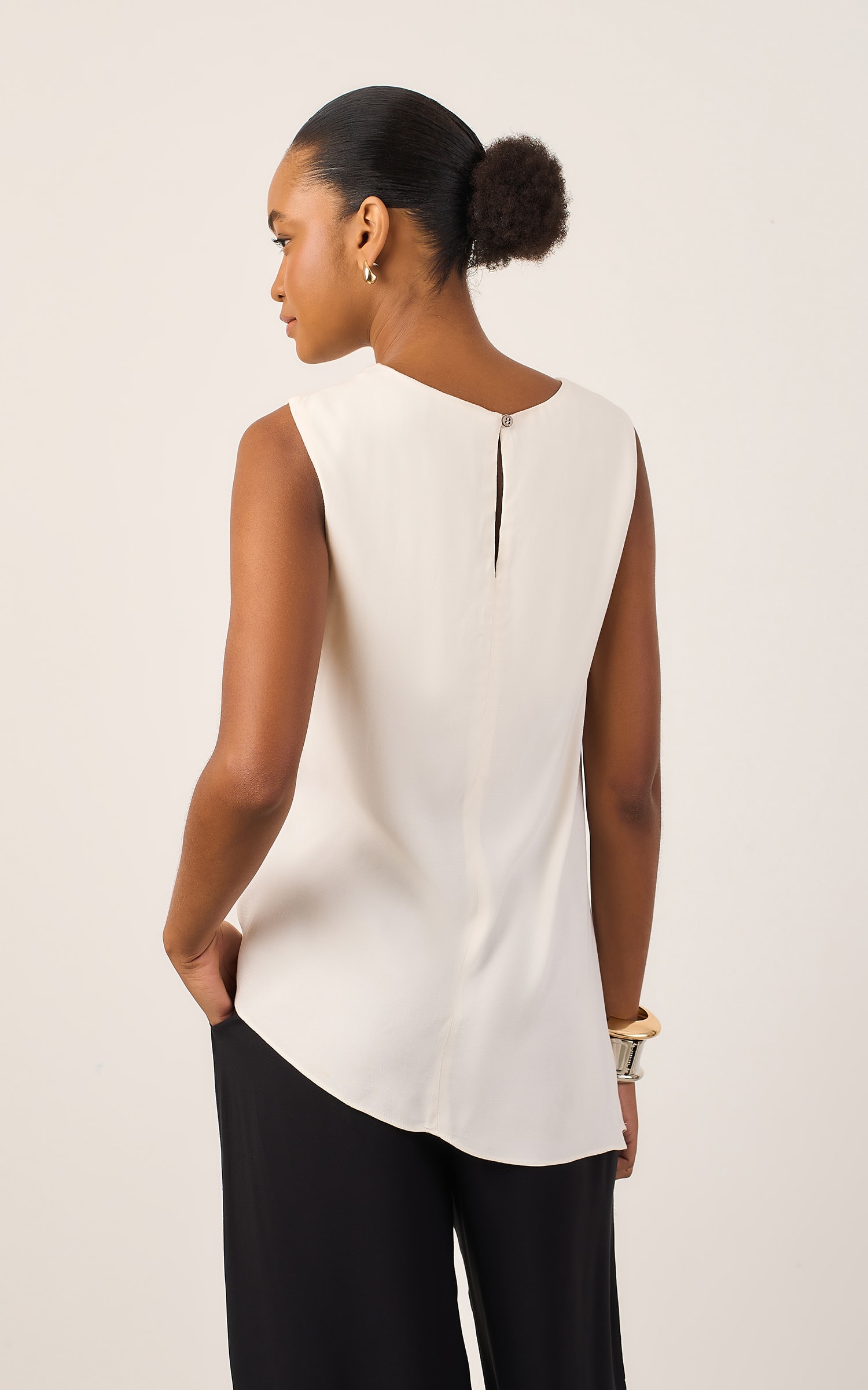 Blusa Assimetrica Modern Off White