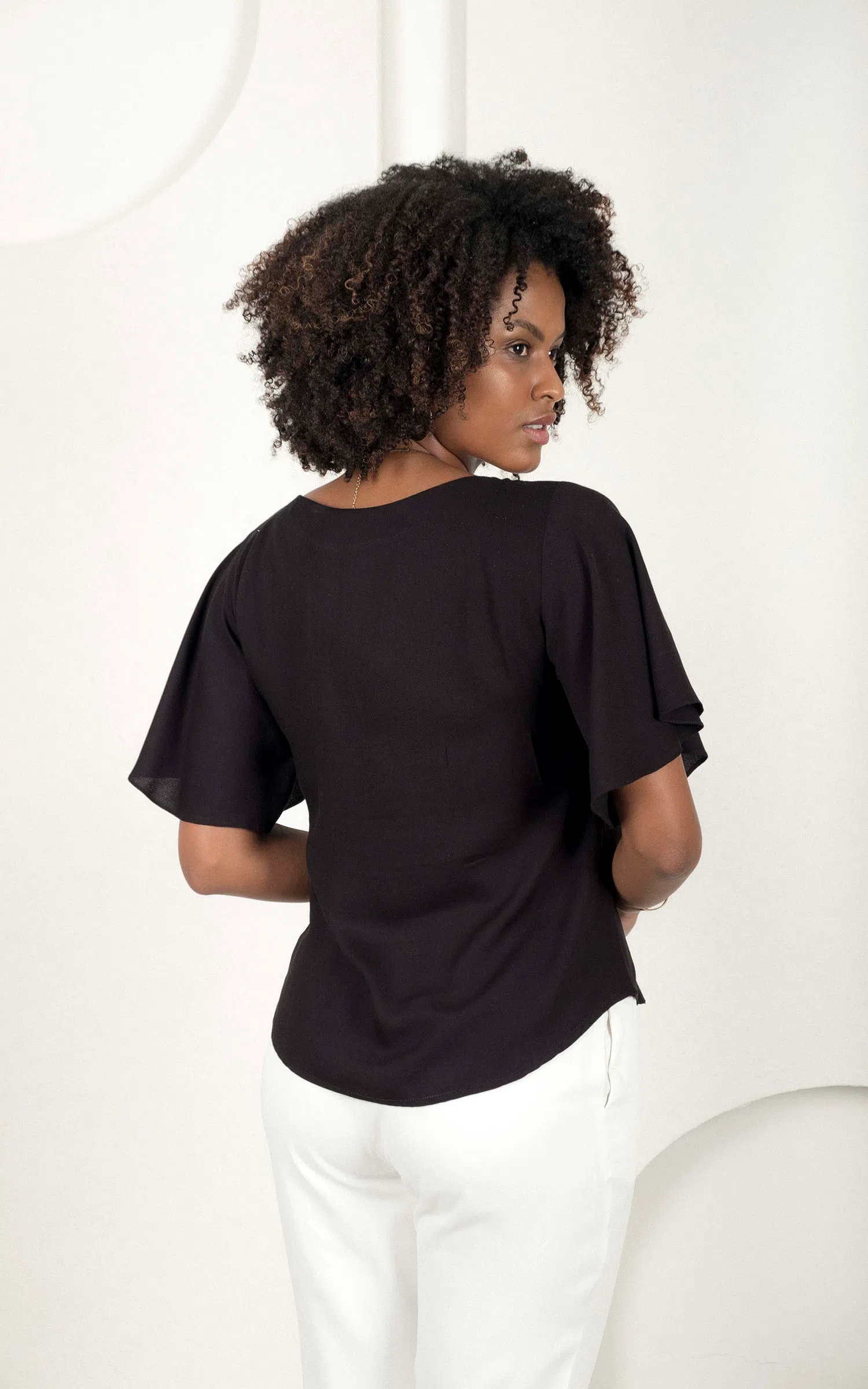Blusa Babado Manga New Preto