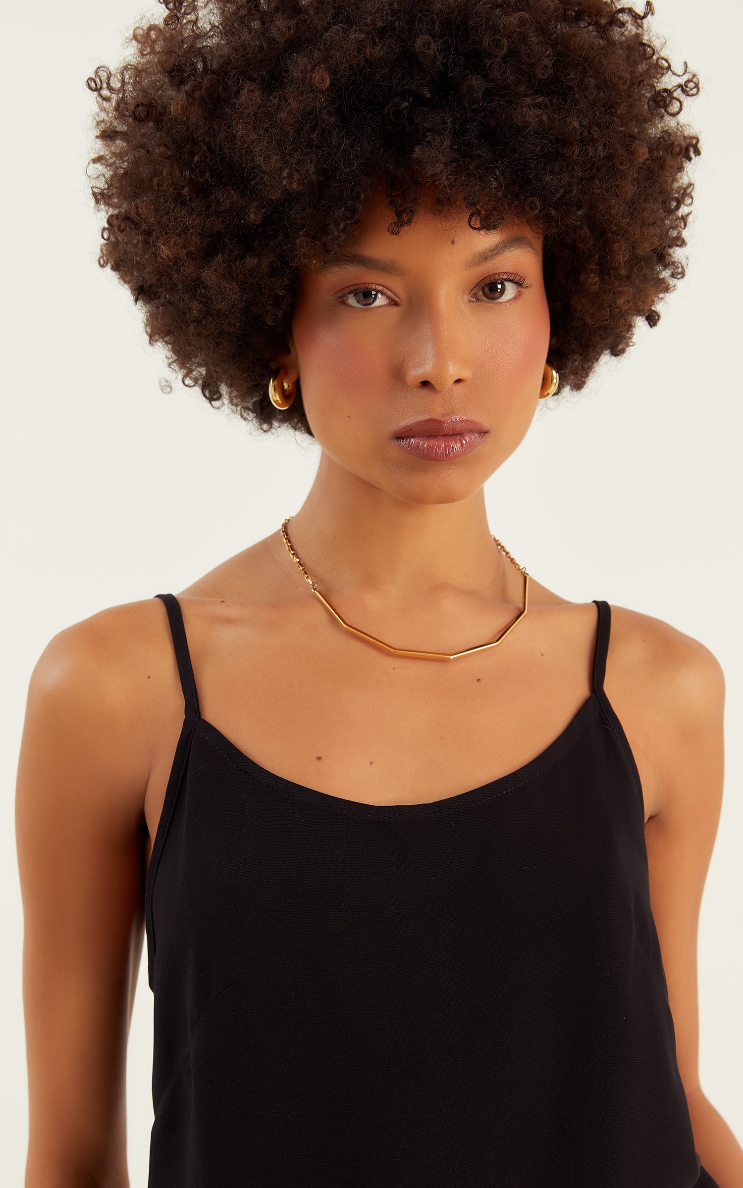 Blusa Basic Barra Arredondada Preto