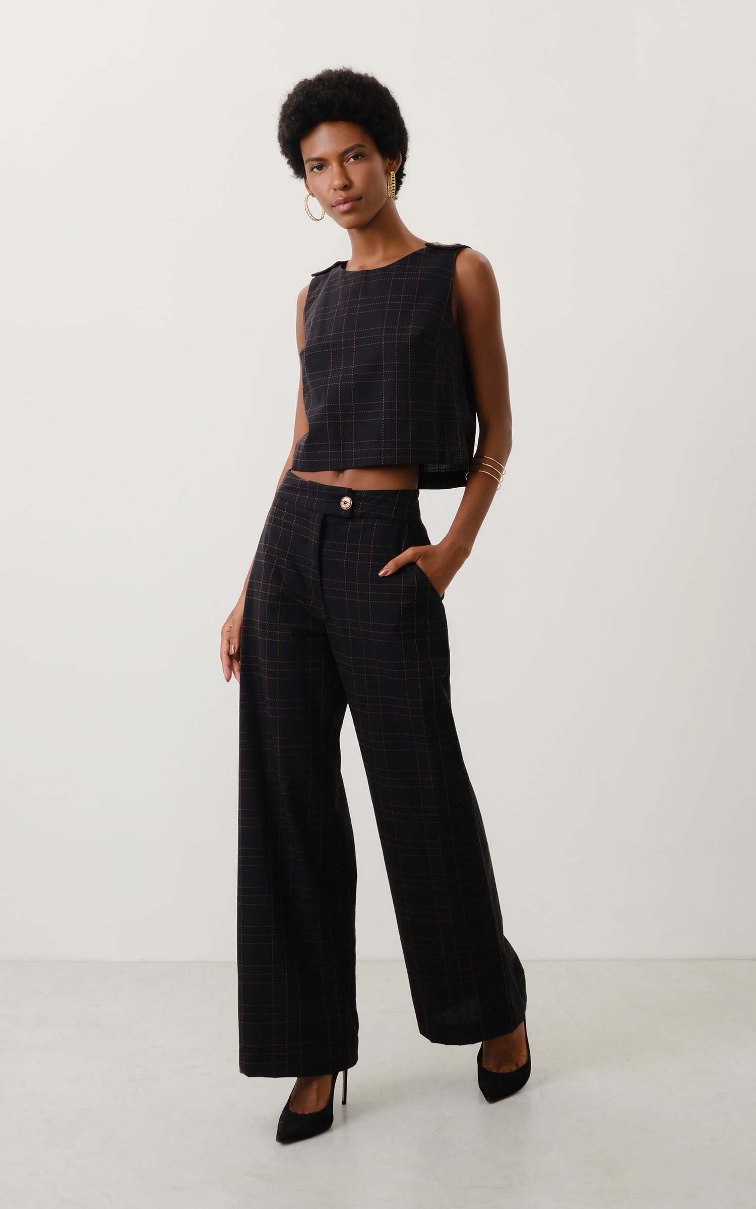 Blusa Canela Detalhe Botoes Preto