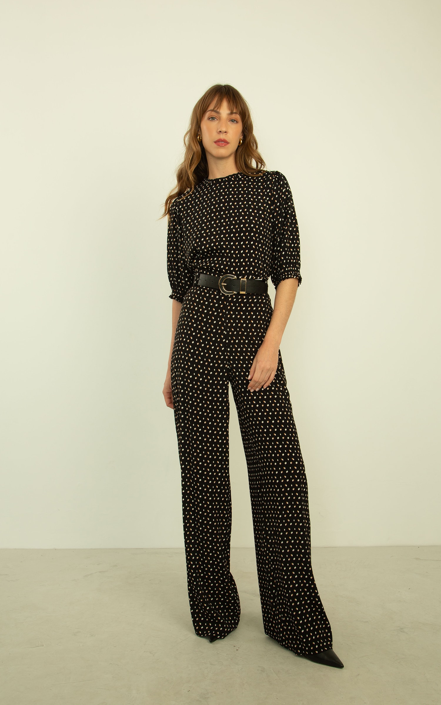 Blusa Celeste Detalhe Gola Preto