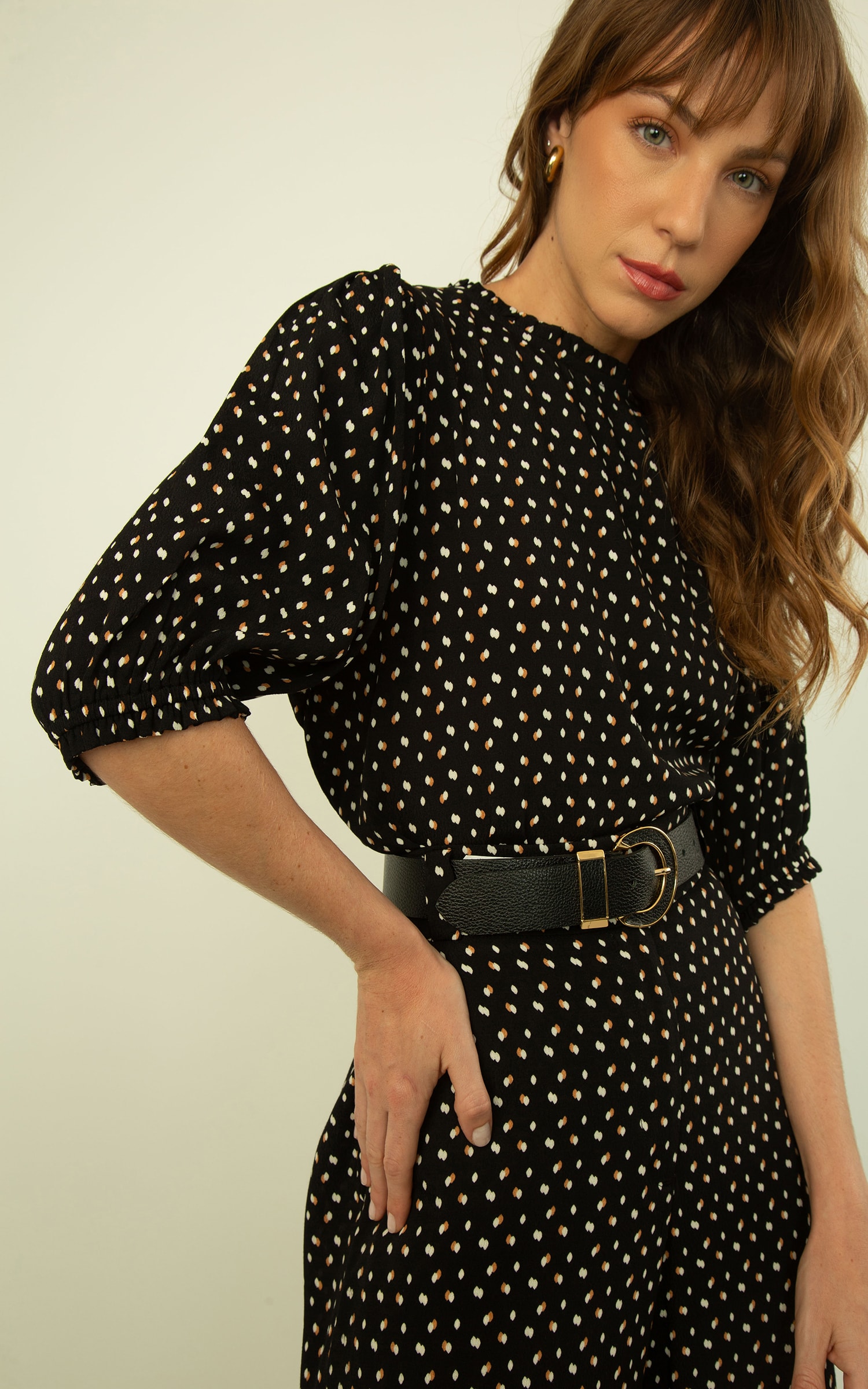 Blusa Celeste Detalhe Gola Preto