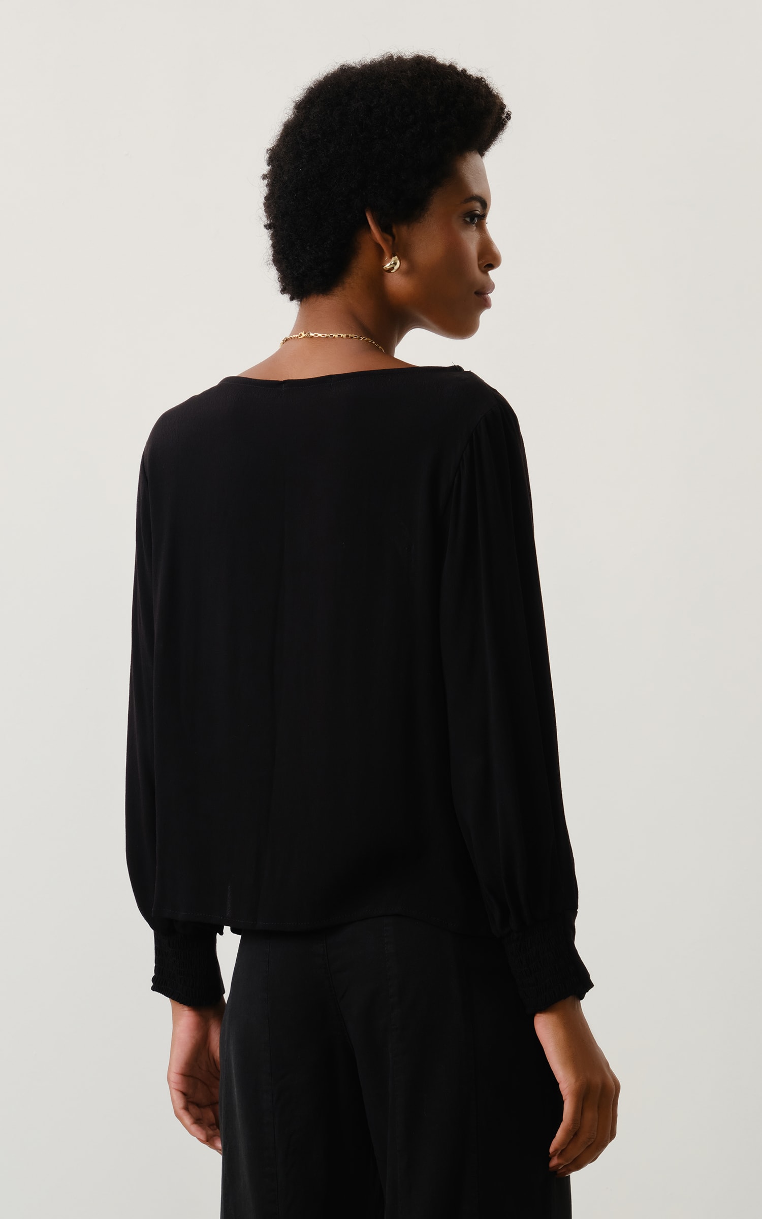 Blusa Decote Canoa River Preto