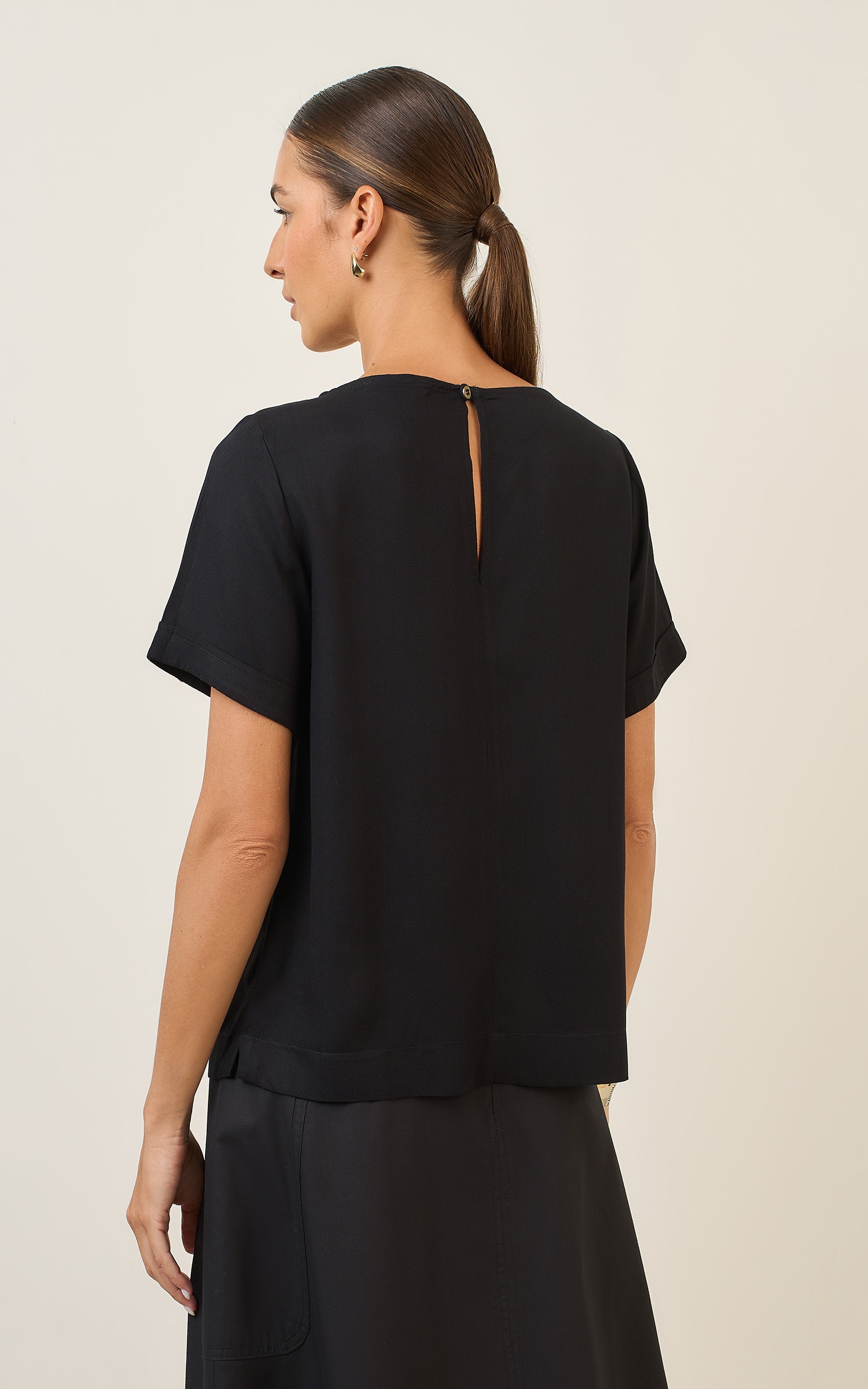 Blusa Detalhe Manga Costa Preto