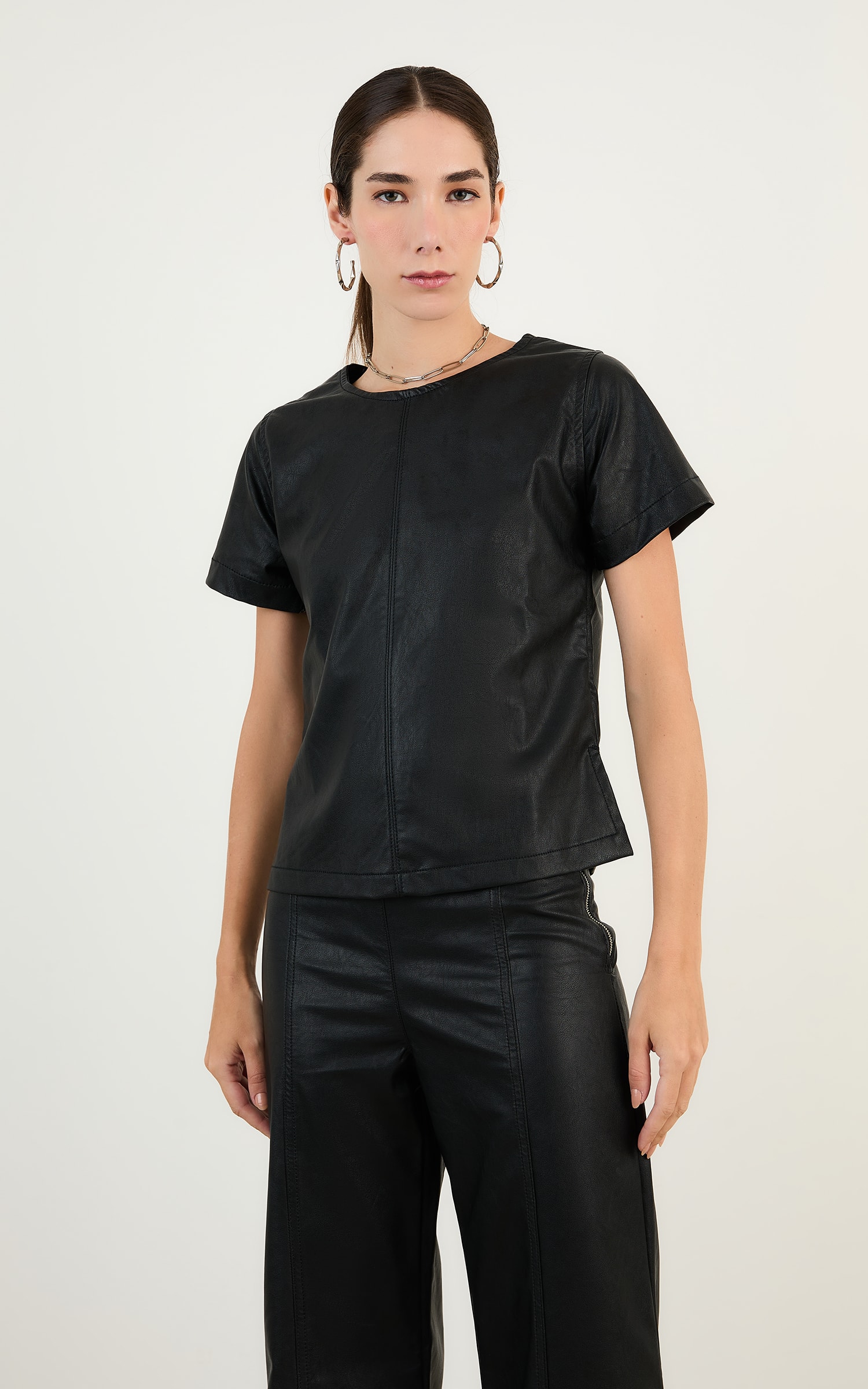 Blusa Like Leather Preto