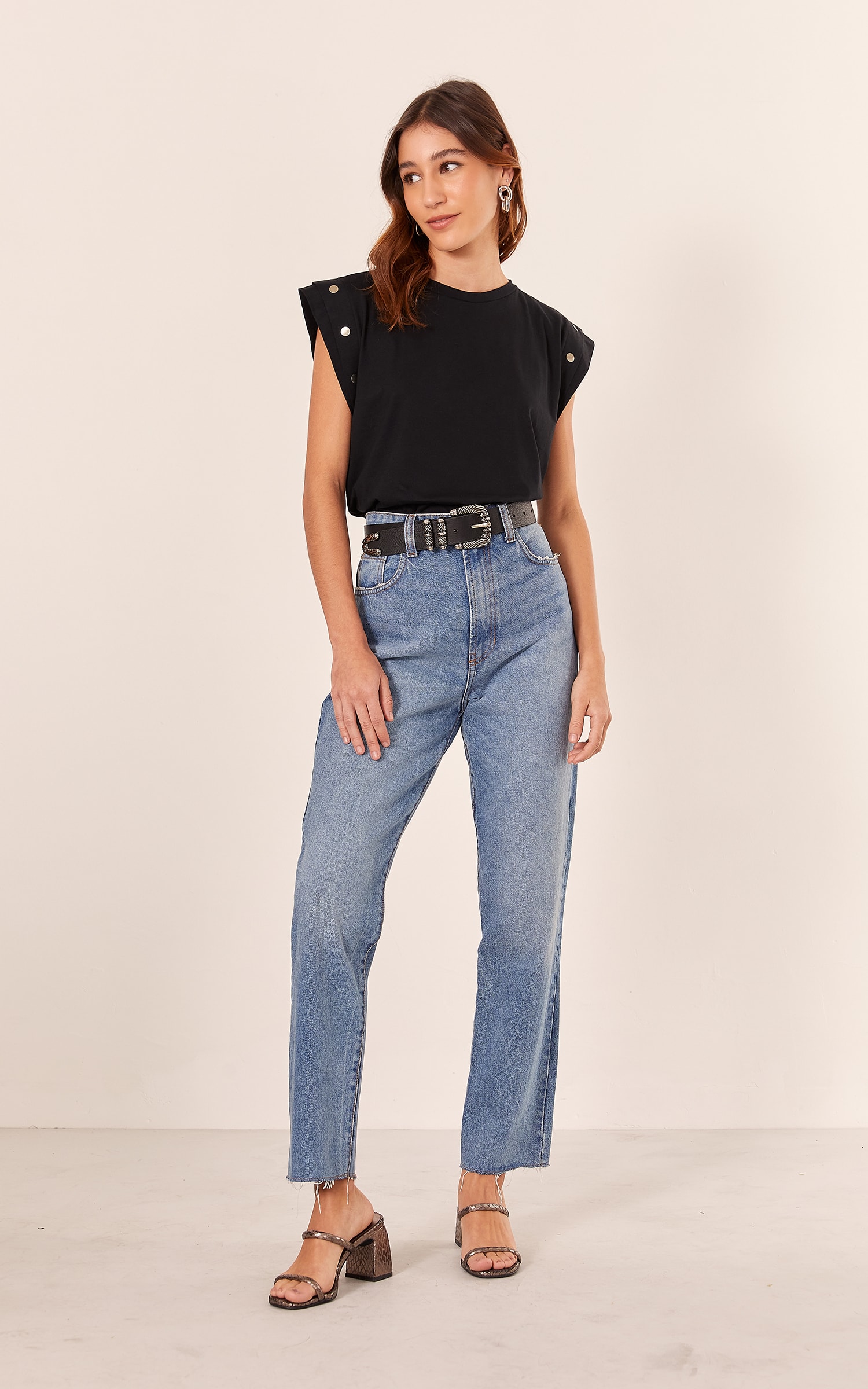 Blusa Malha Tachas Preto