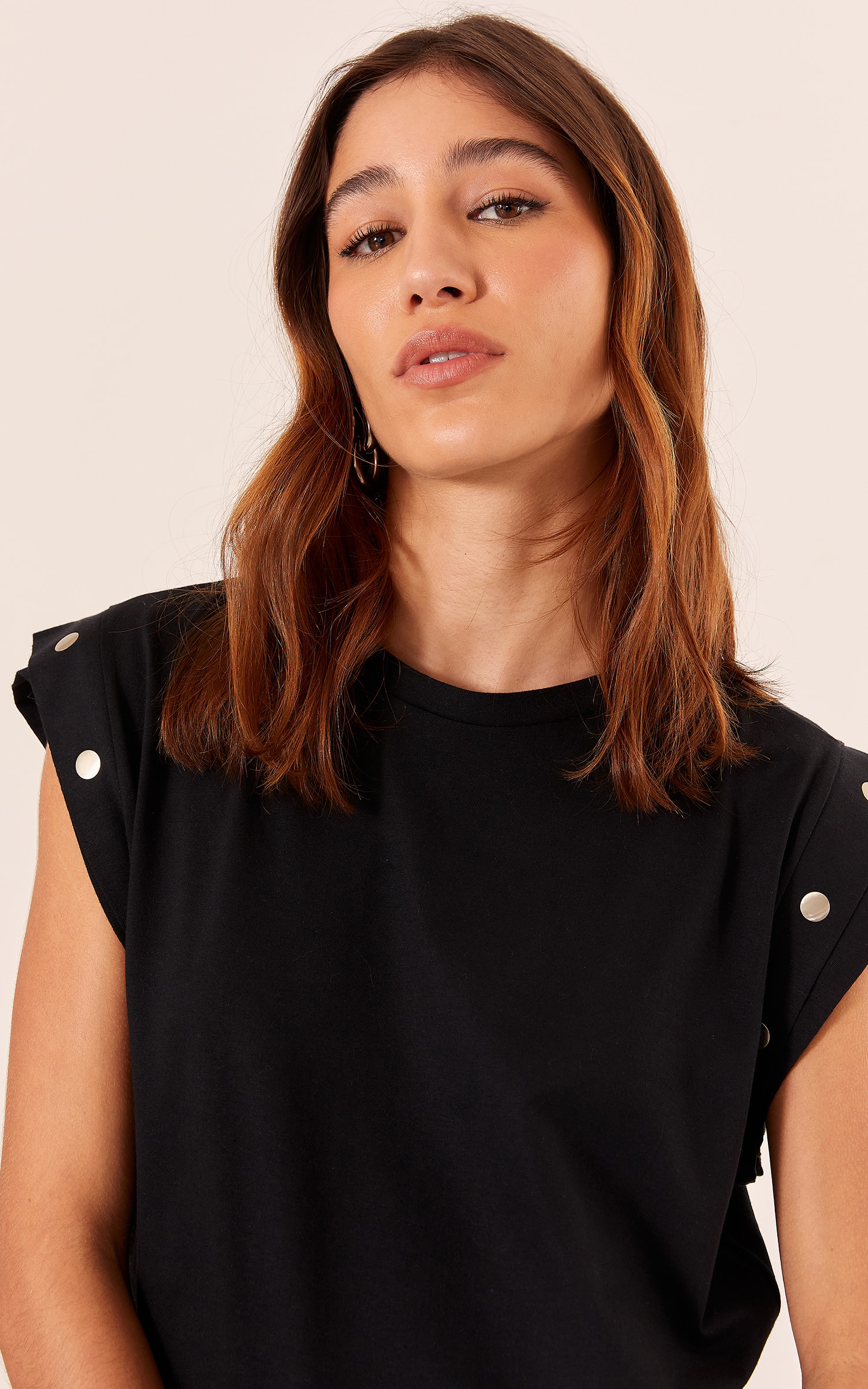 Blusa Malha Tachas Preto