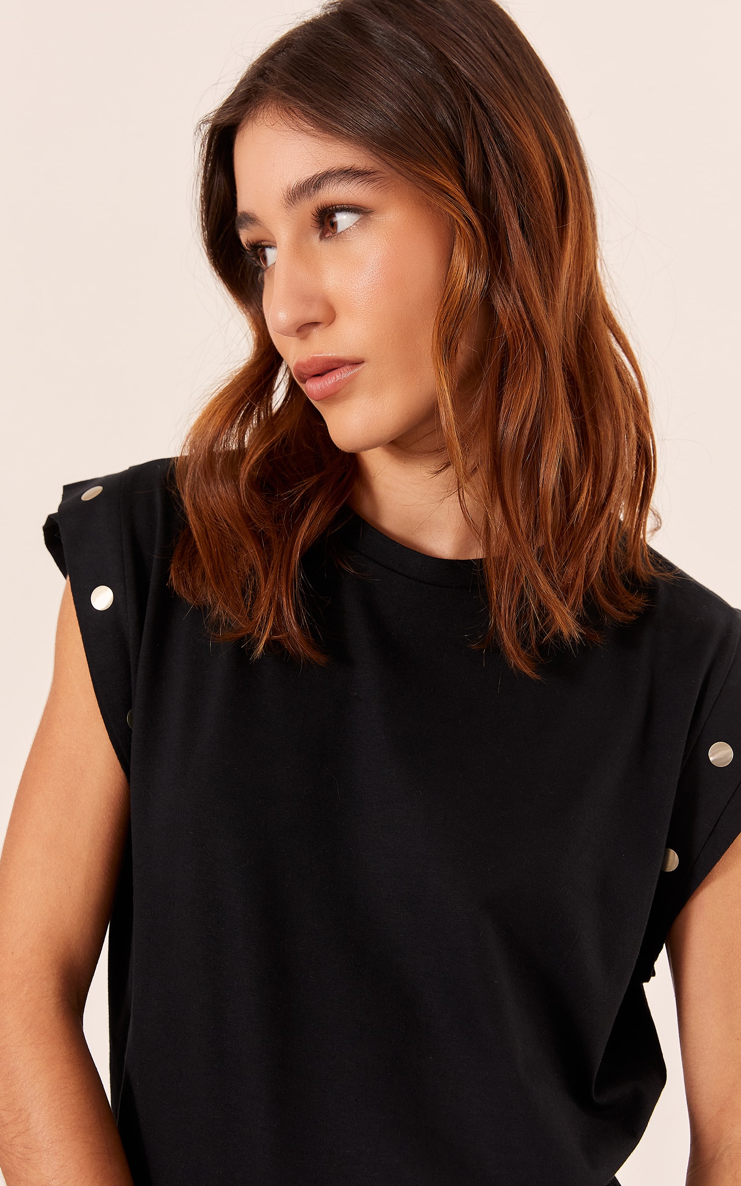 Blusa Malha Tachas Preto