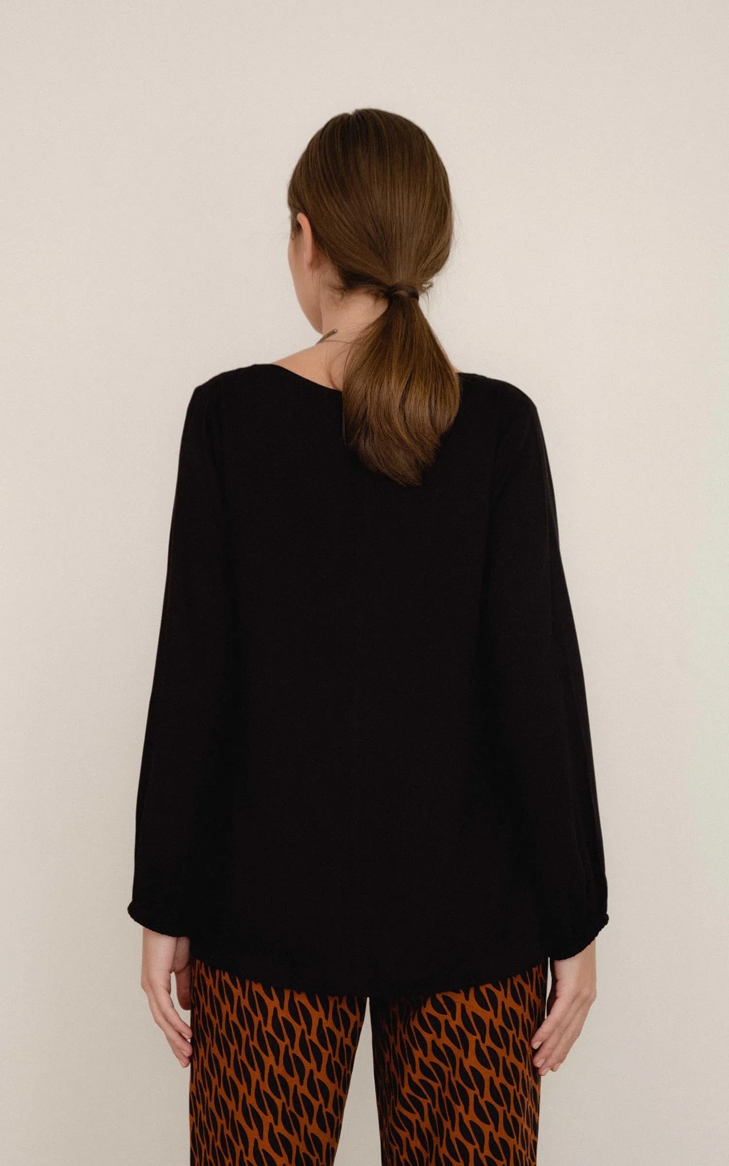Blusa Manga Longa Alfa Preto
