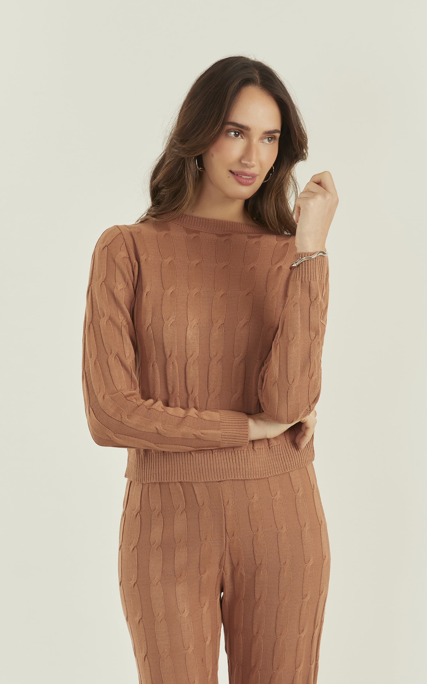 Blusa Manga Tricot Trançada Amêndoa