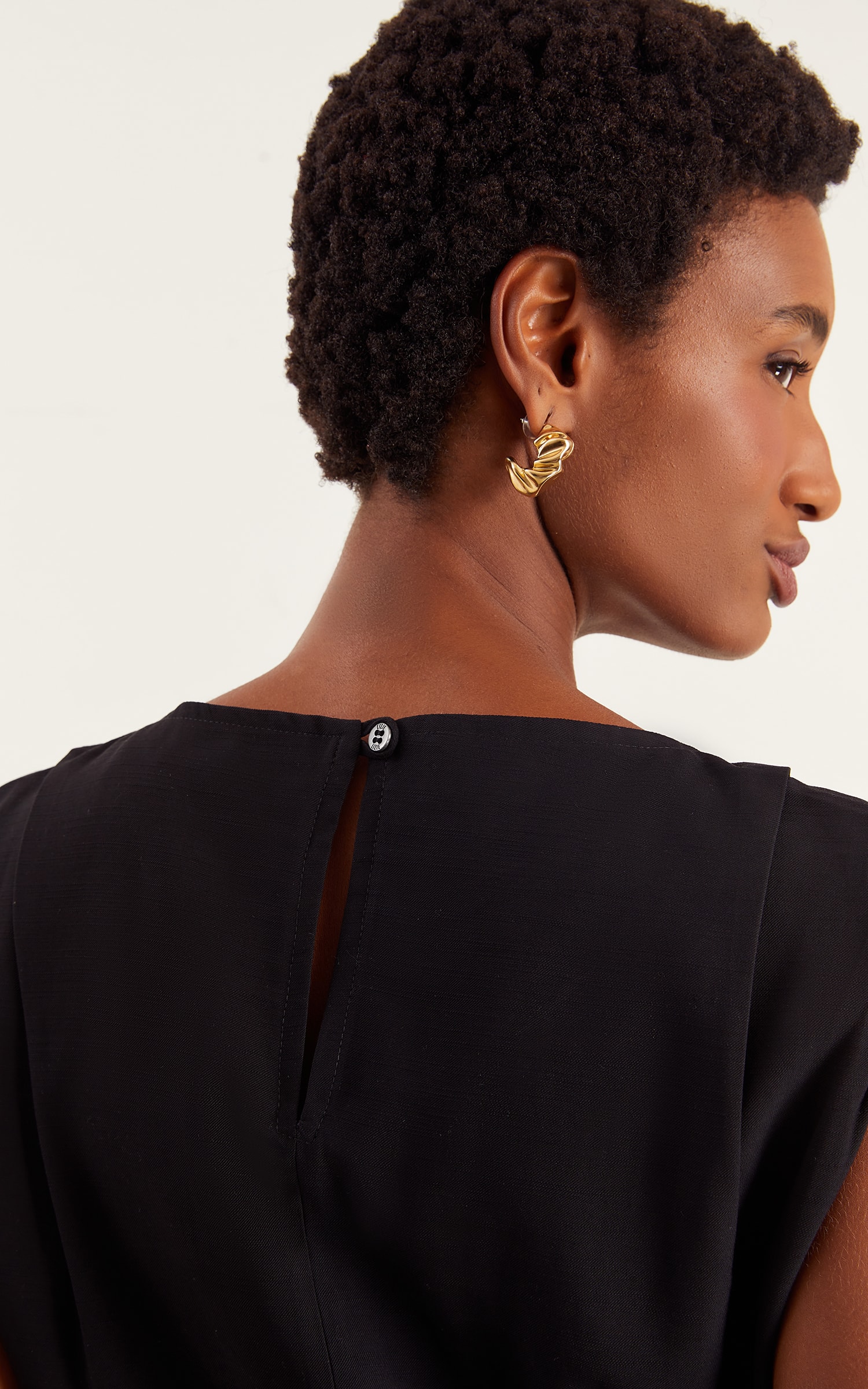Blusa Pregas Ombro Summer Preto