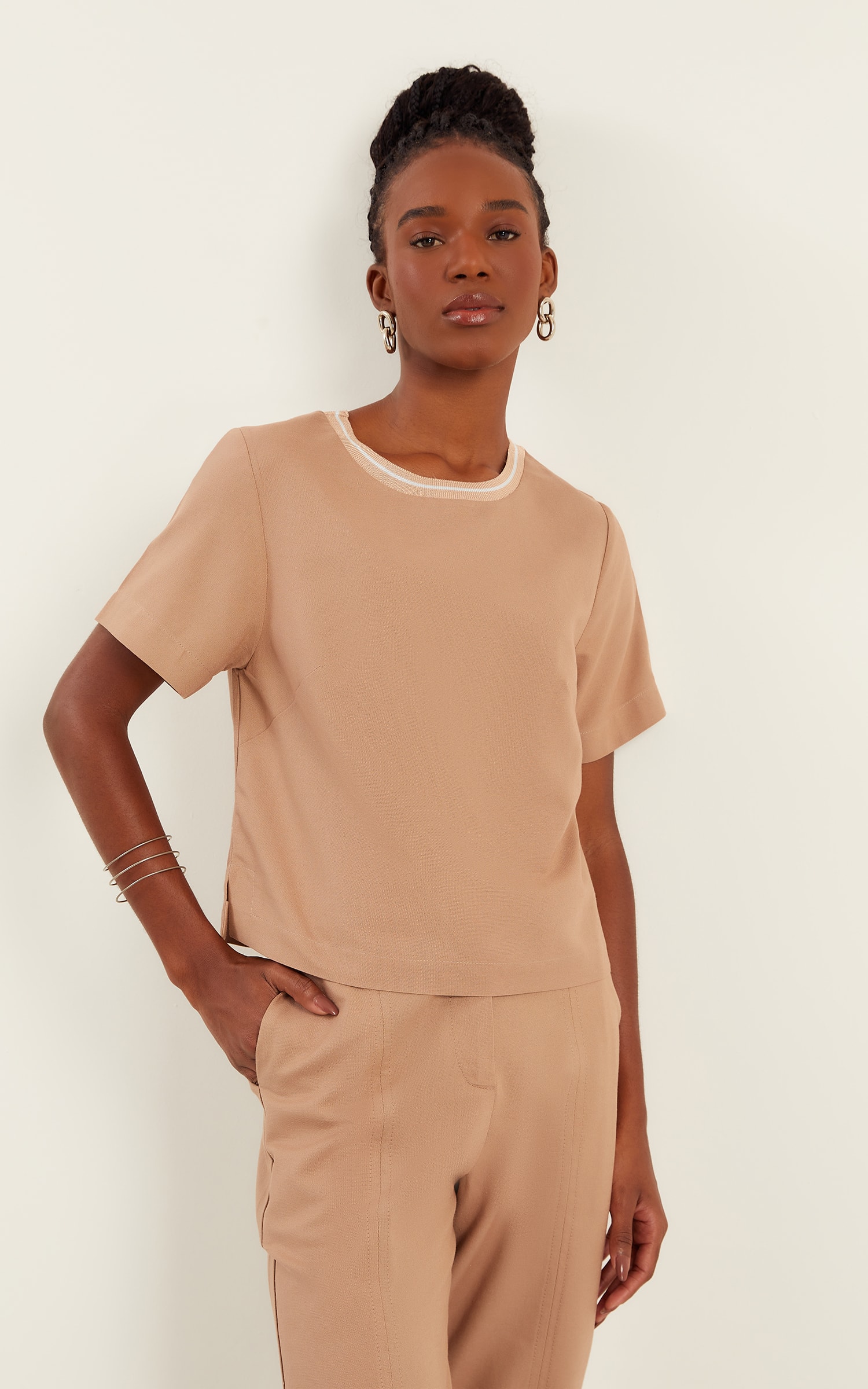 Blusa Retilinea Lake Caqui