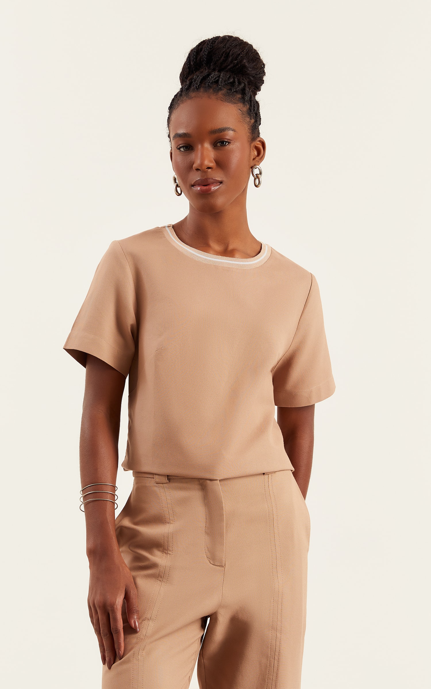 Blusa Retilinea Lake Caqui