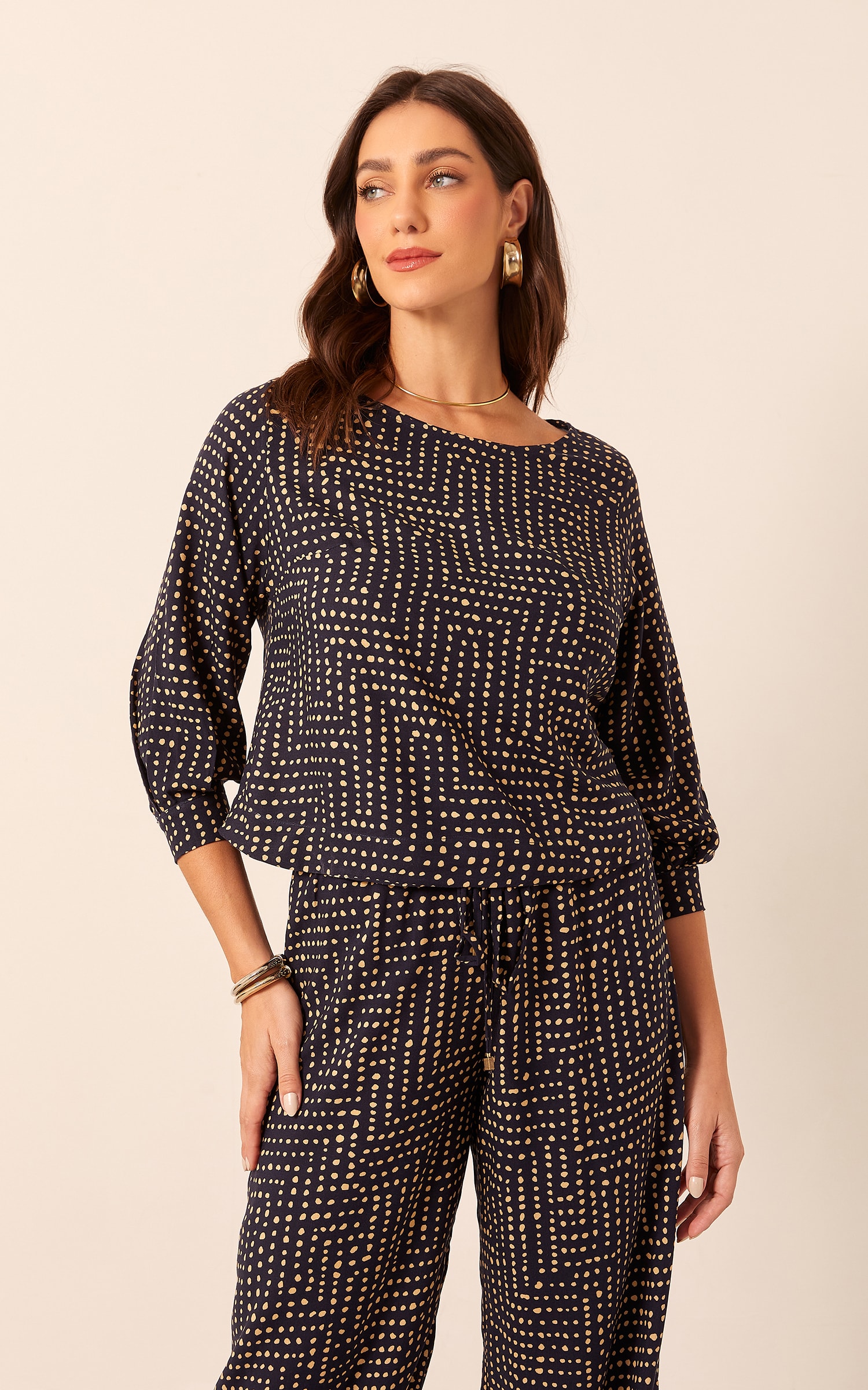Blusa Sentir Decote Canoa Marinho