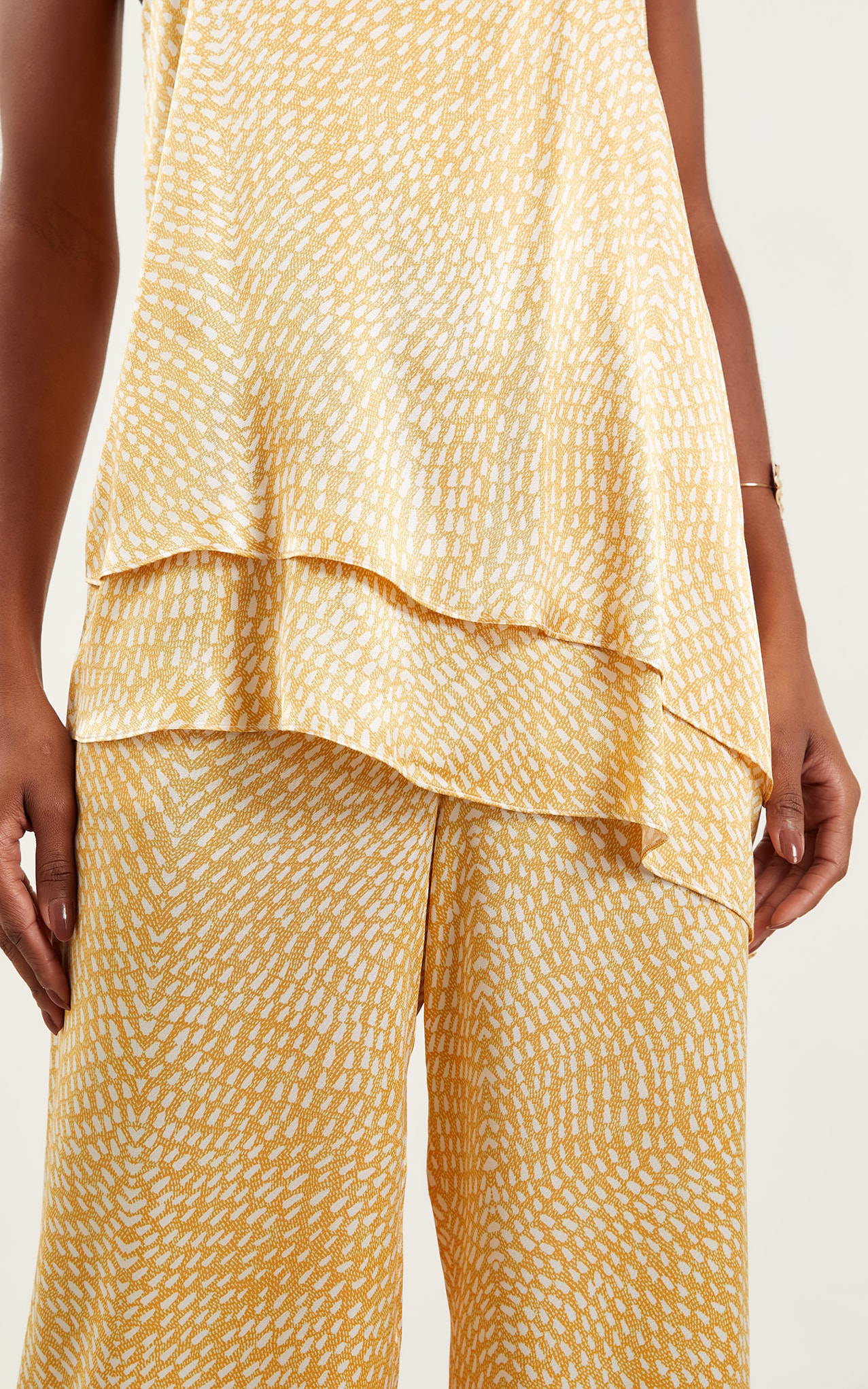 Blusa Sun Assimétrica Amarelo
