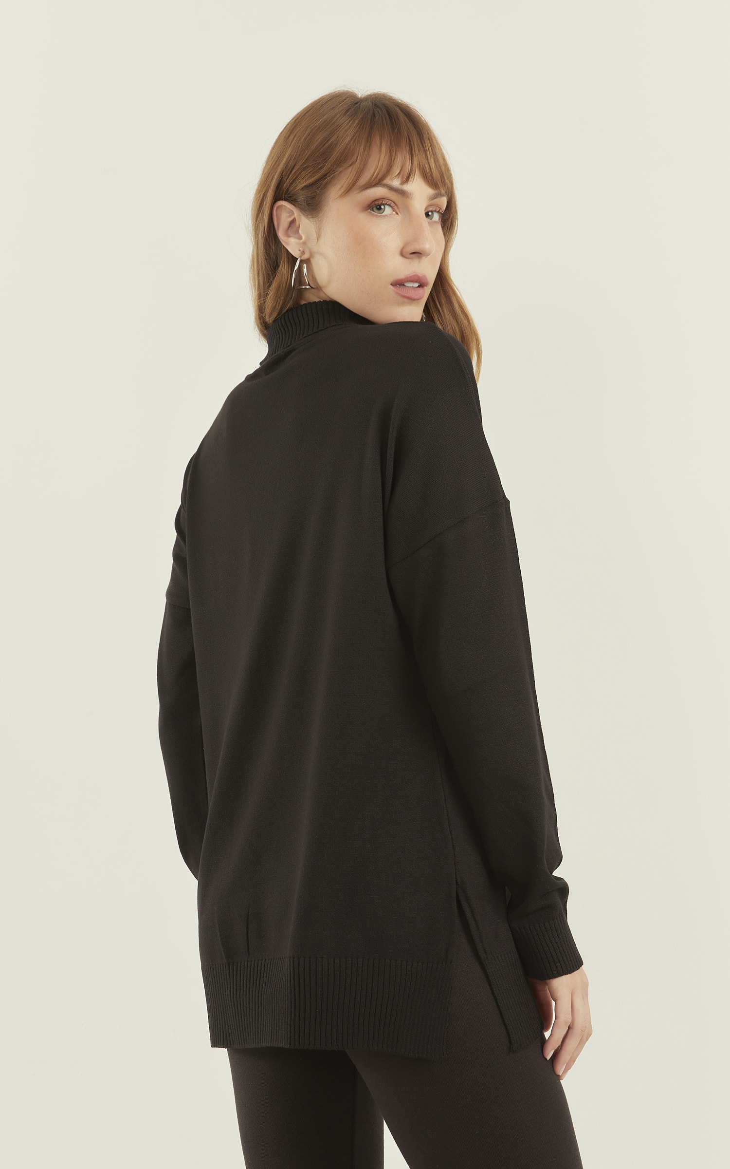 Blusa Tricot Alongada Preto
