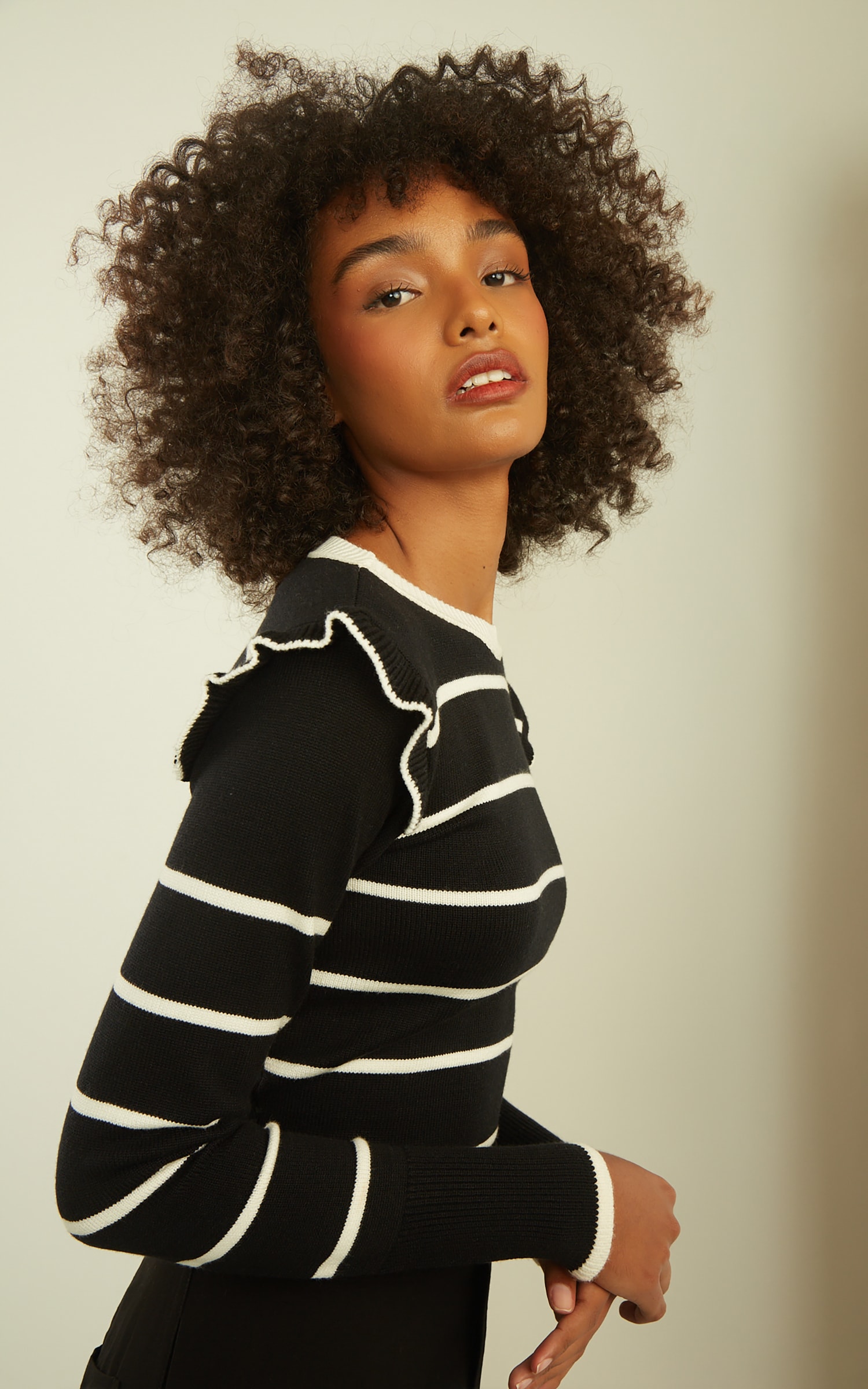 Blusa Tricot Babados Preto