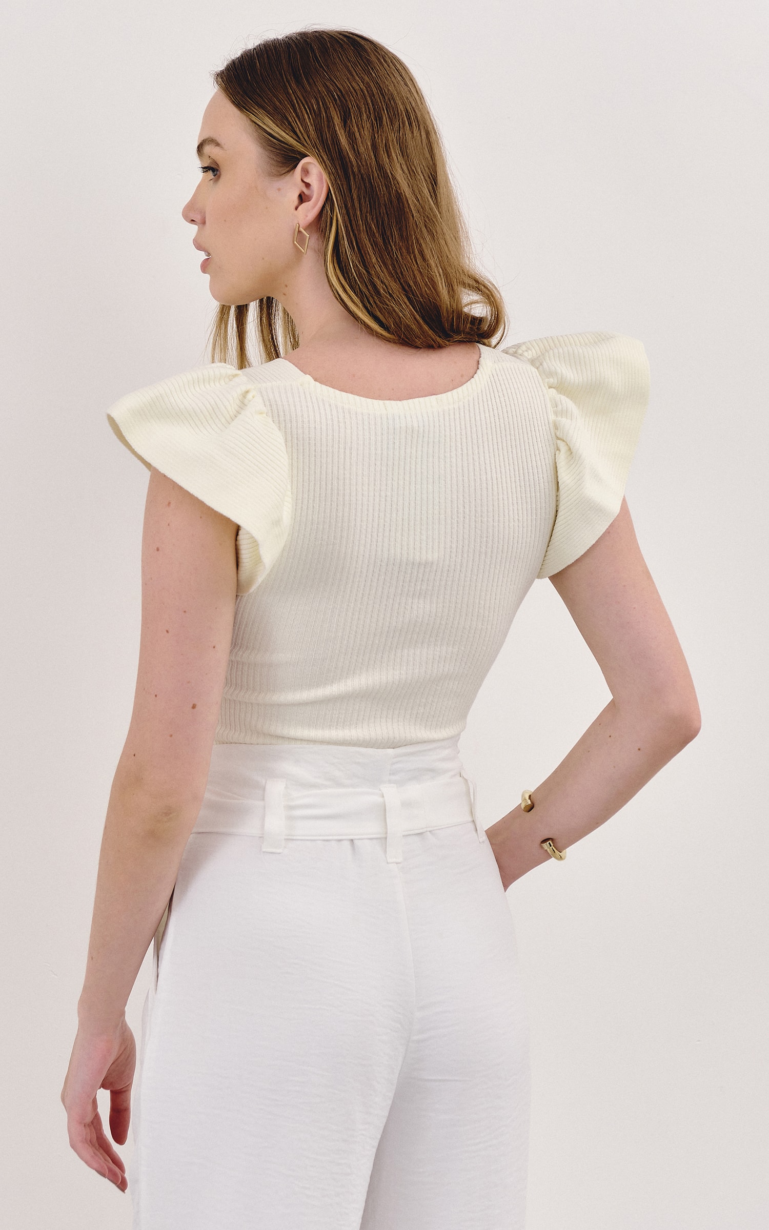 Blusa Tricot Decote Coração Babados Off White