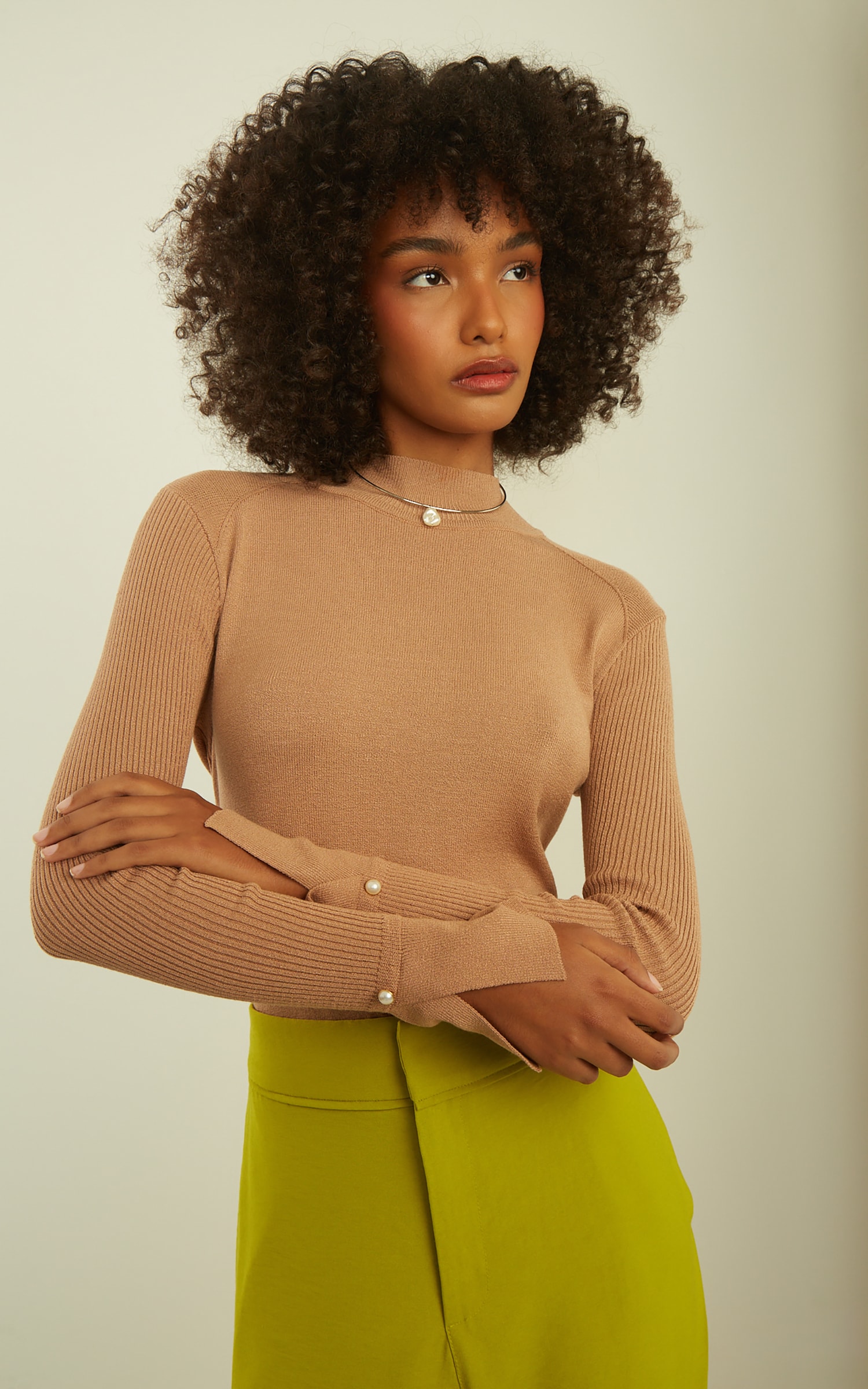 Blusa Tricot Detalhe Pérola Cappuccino
