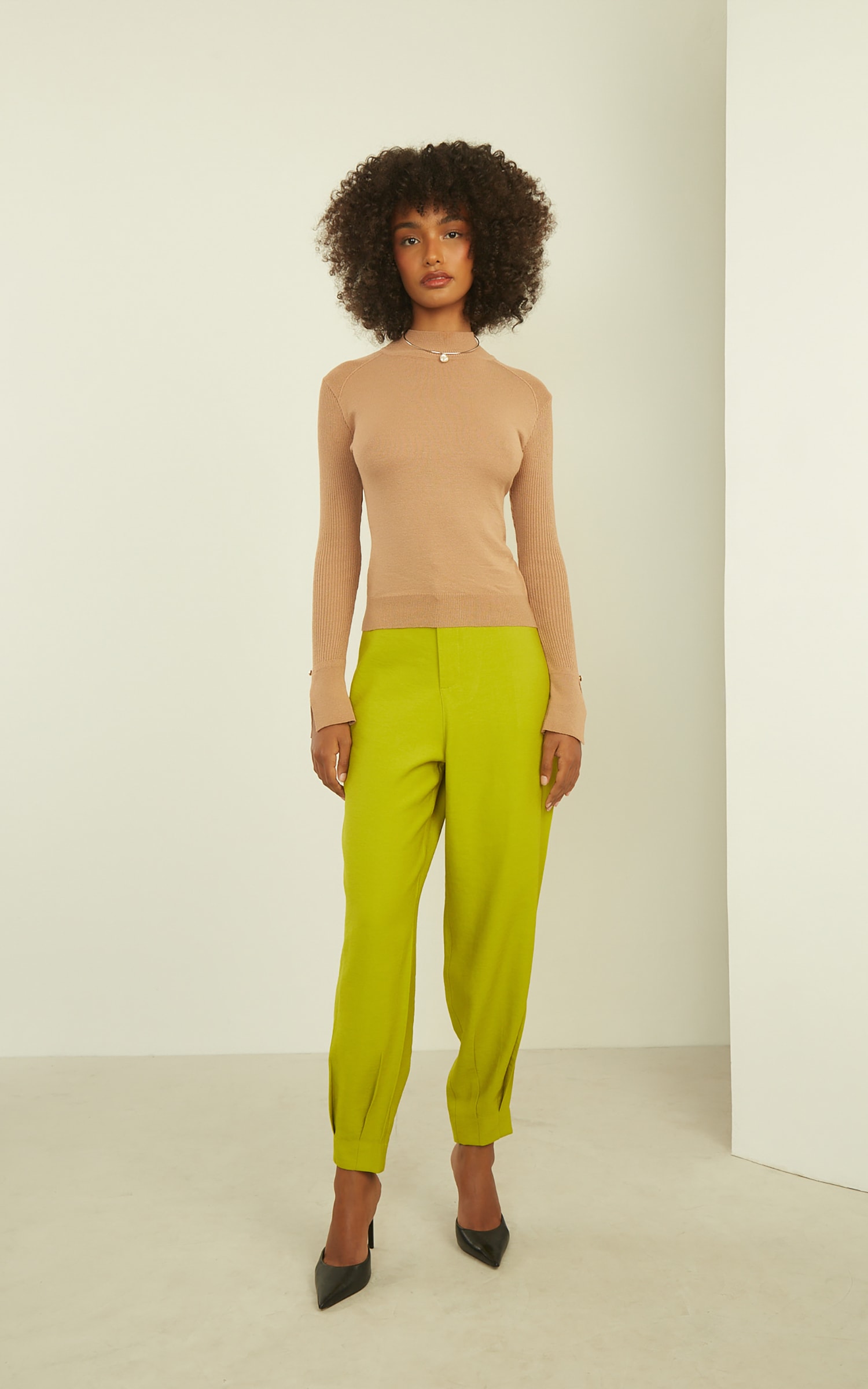 Blusa Tricot Detalhe Pérola Cappuccino