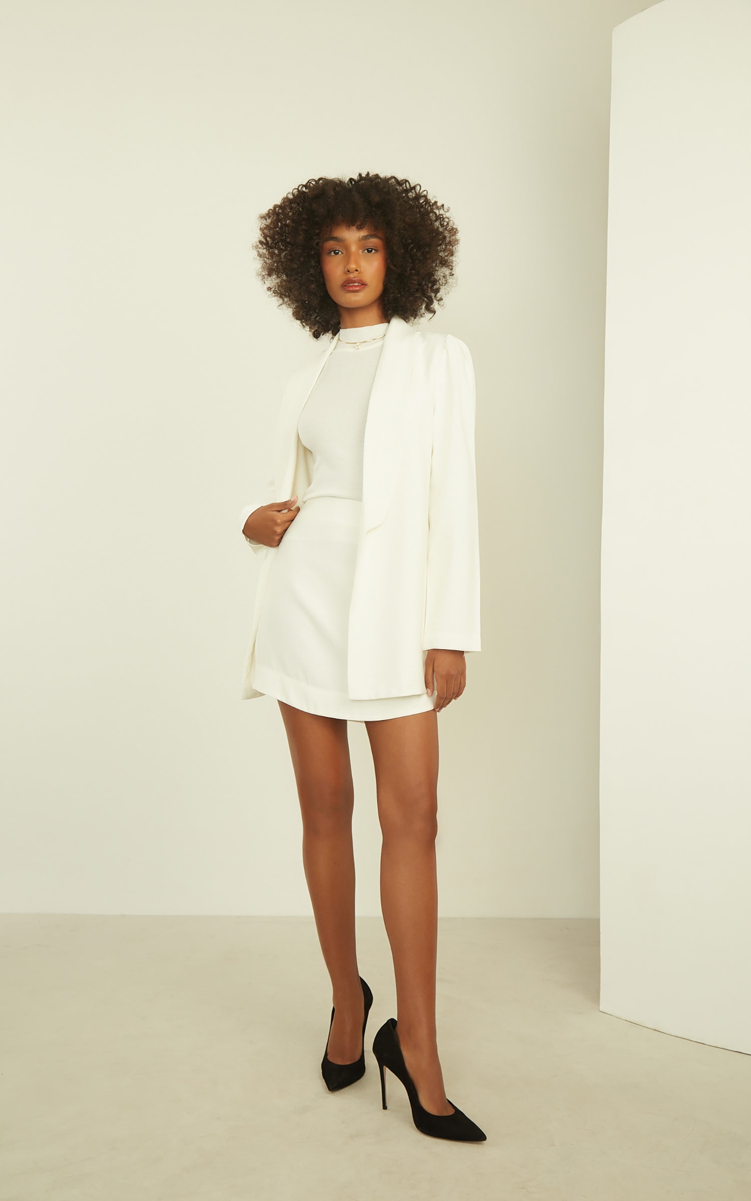 Blusa Tricot Detalhe Pérola Off White