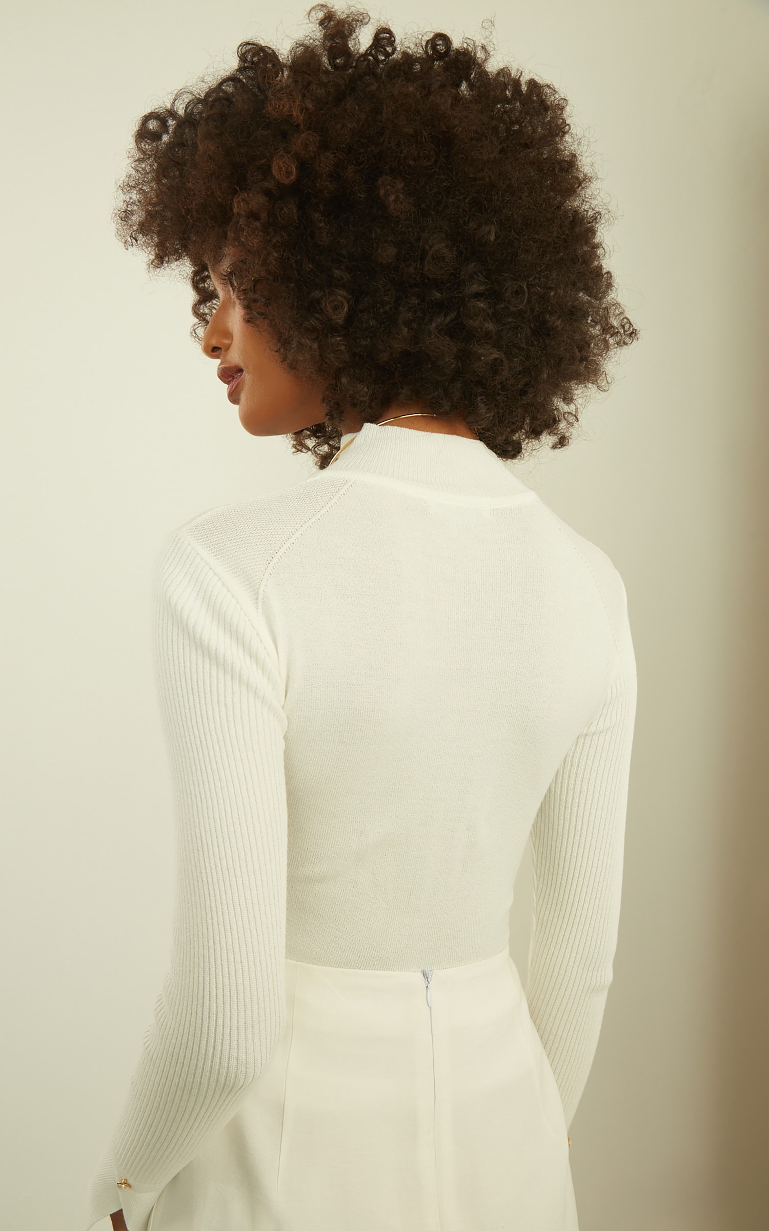 Blusa Tricot Detalhe Pérola Off White