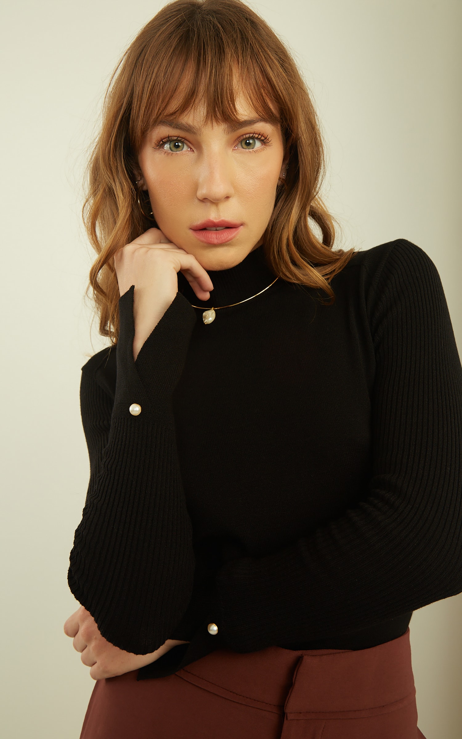 Blusa Tricot Detalhe Pérola Preto
