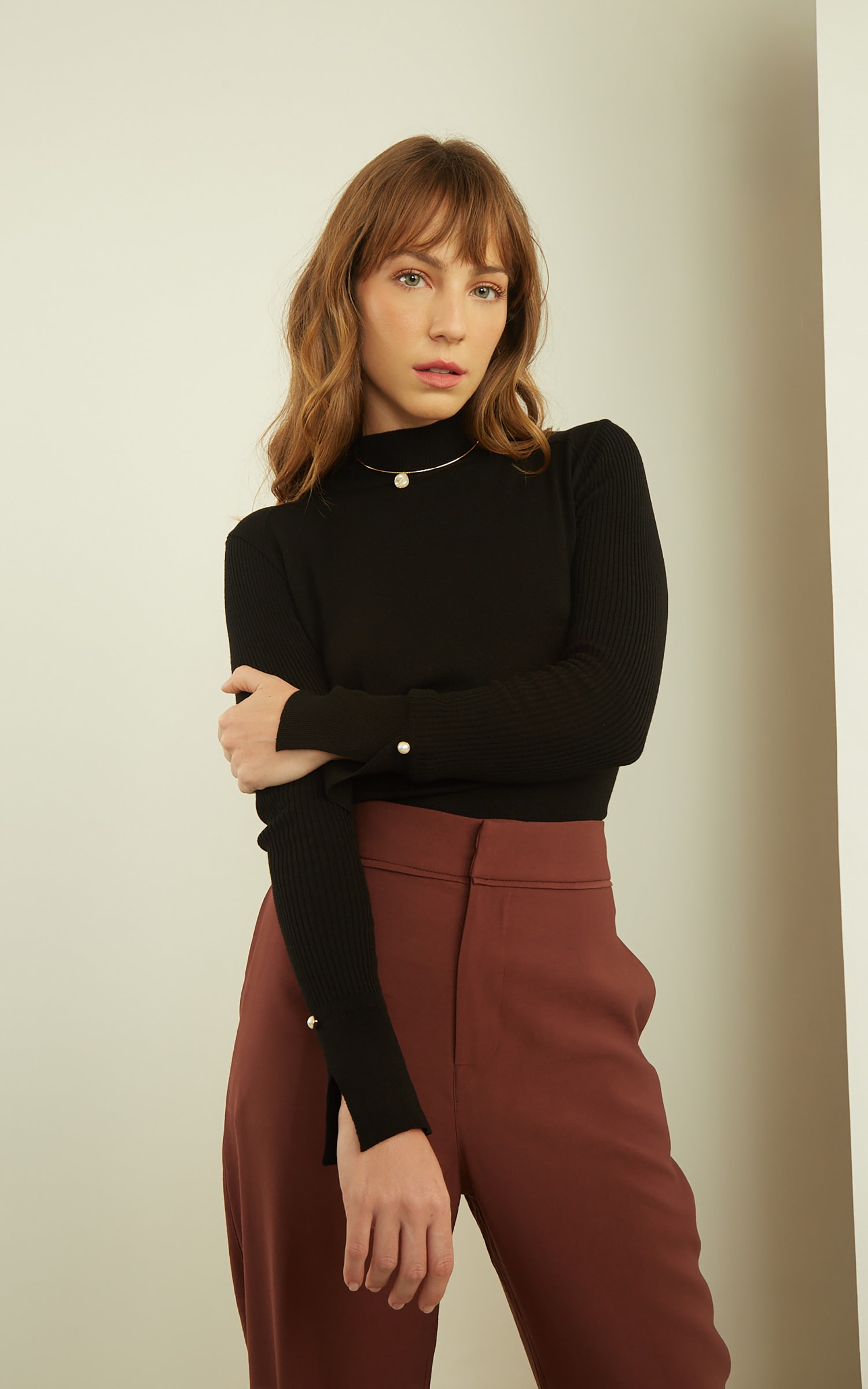 Blusa Tricot Detalhe Pérola Preto