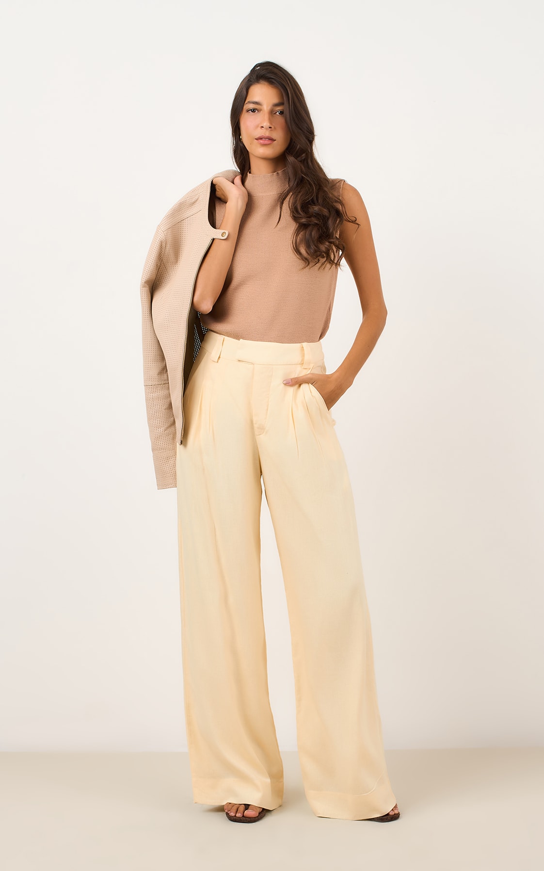 Blusa Tricot Gola Canelada Palha