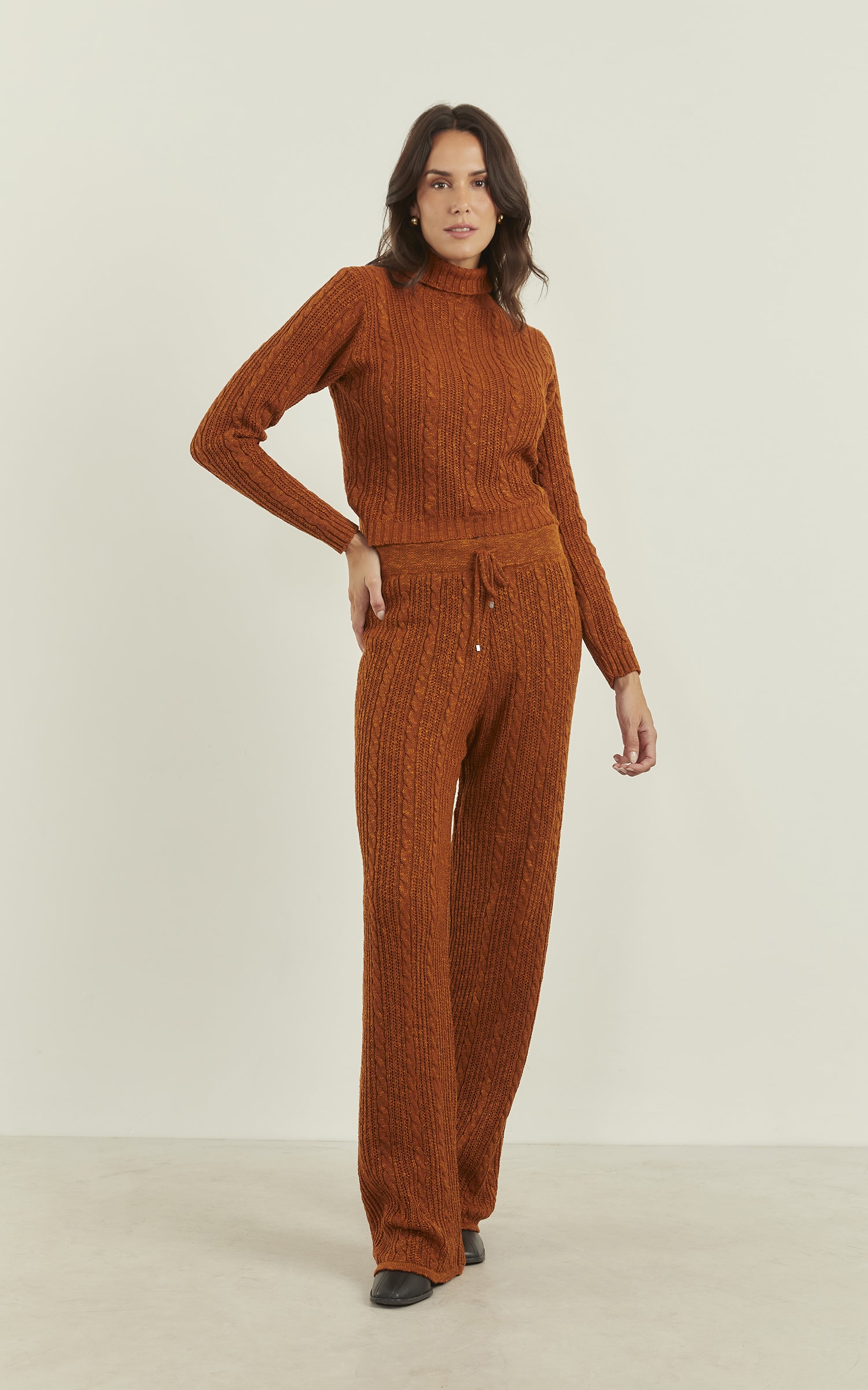 Blusa Tricot Gola Trançada Caramelo