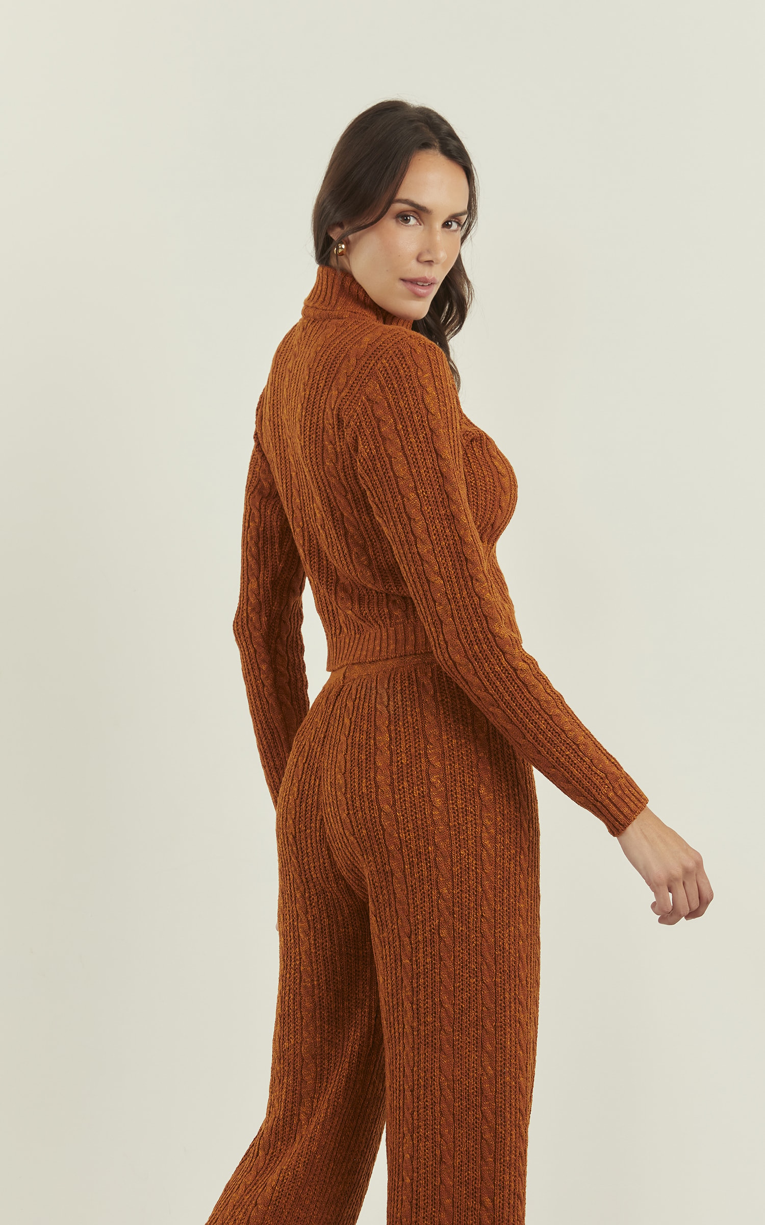 Blusa Tricot Gola Trançada Caramelo