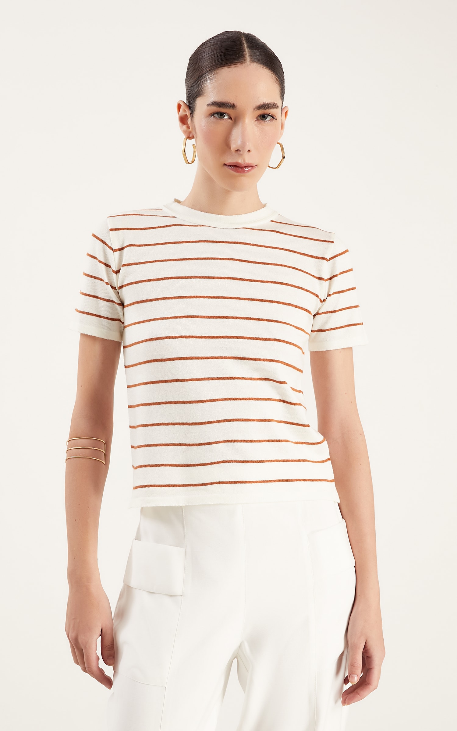 Blusa Tricot Listra Basic Off e Caramelo