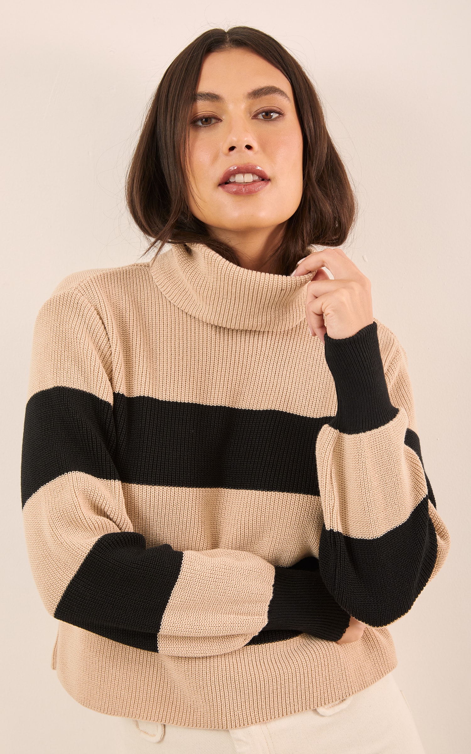 Blusa Tricot Listrada Punho Longo Preto e Areia