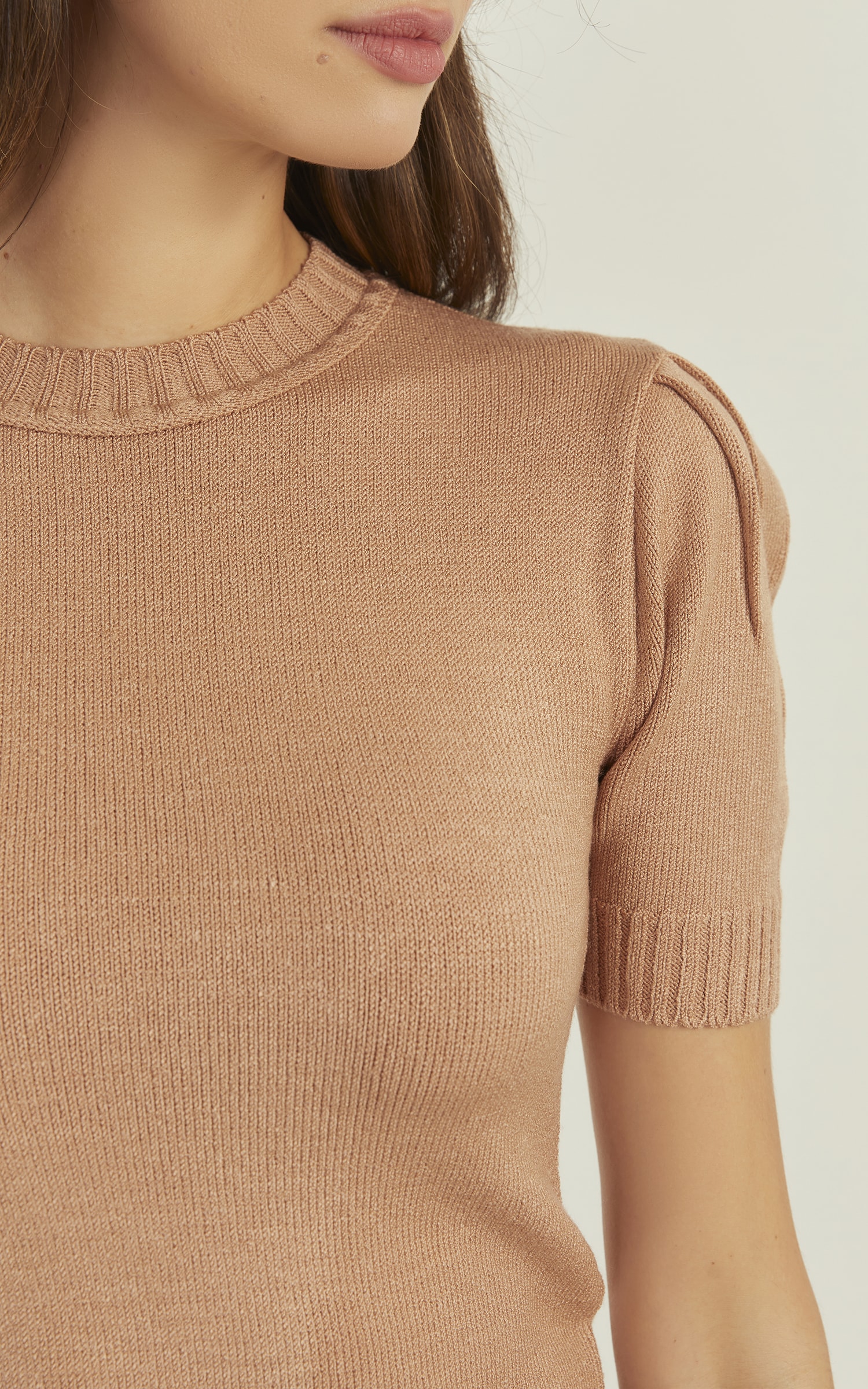Blusa Tricot Manga Drapeada Caramelo