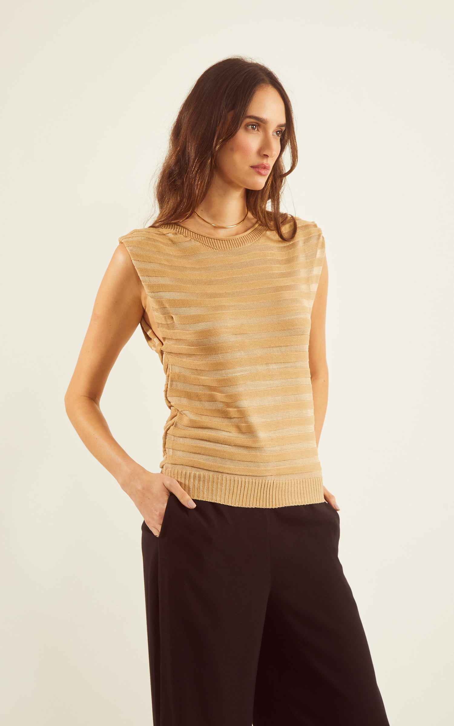Blusa Tricot Muscle Tee Amêndoa