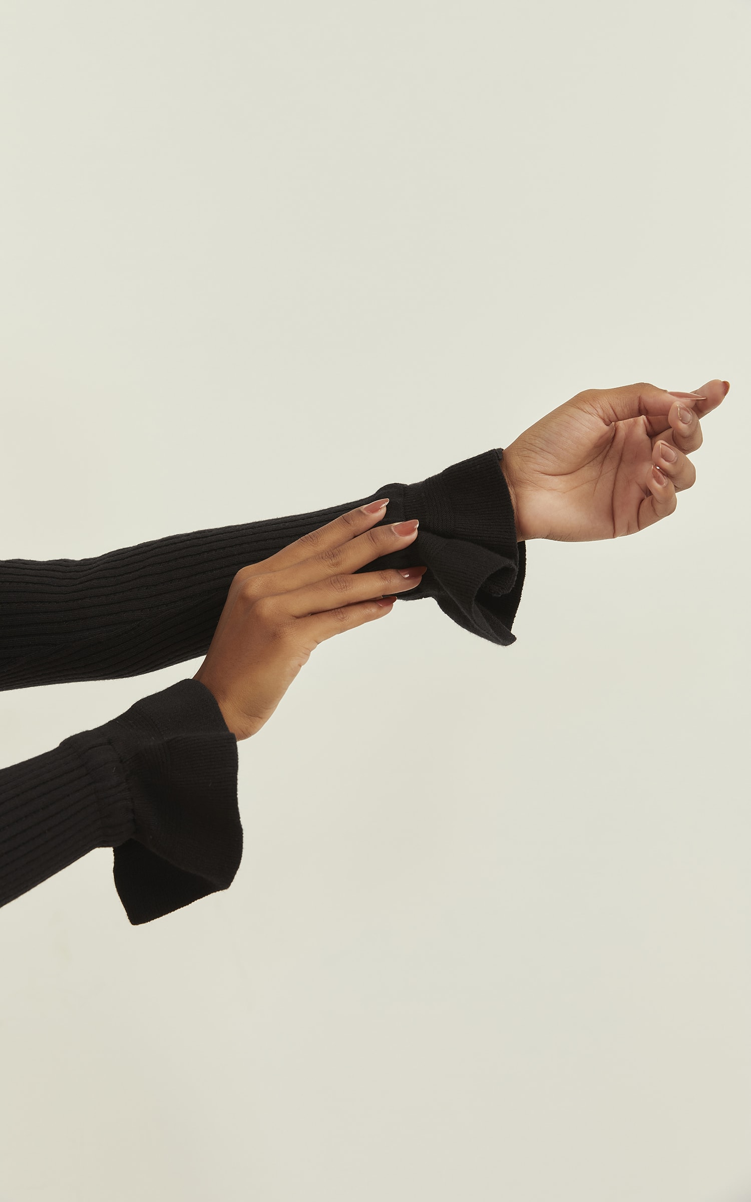 Blusa Tricot Punho Babado Preto