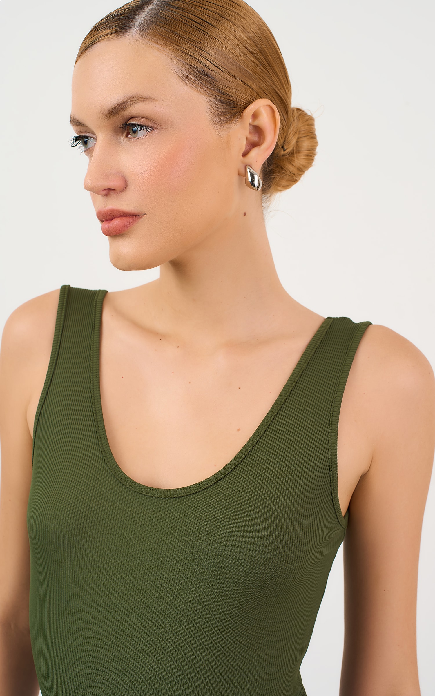 Body Basic Canelado Verde Musgo