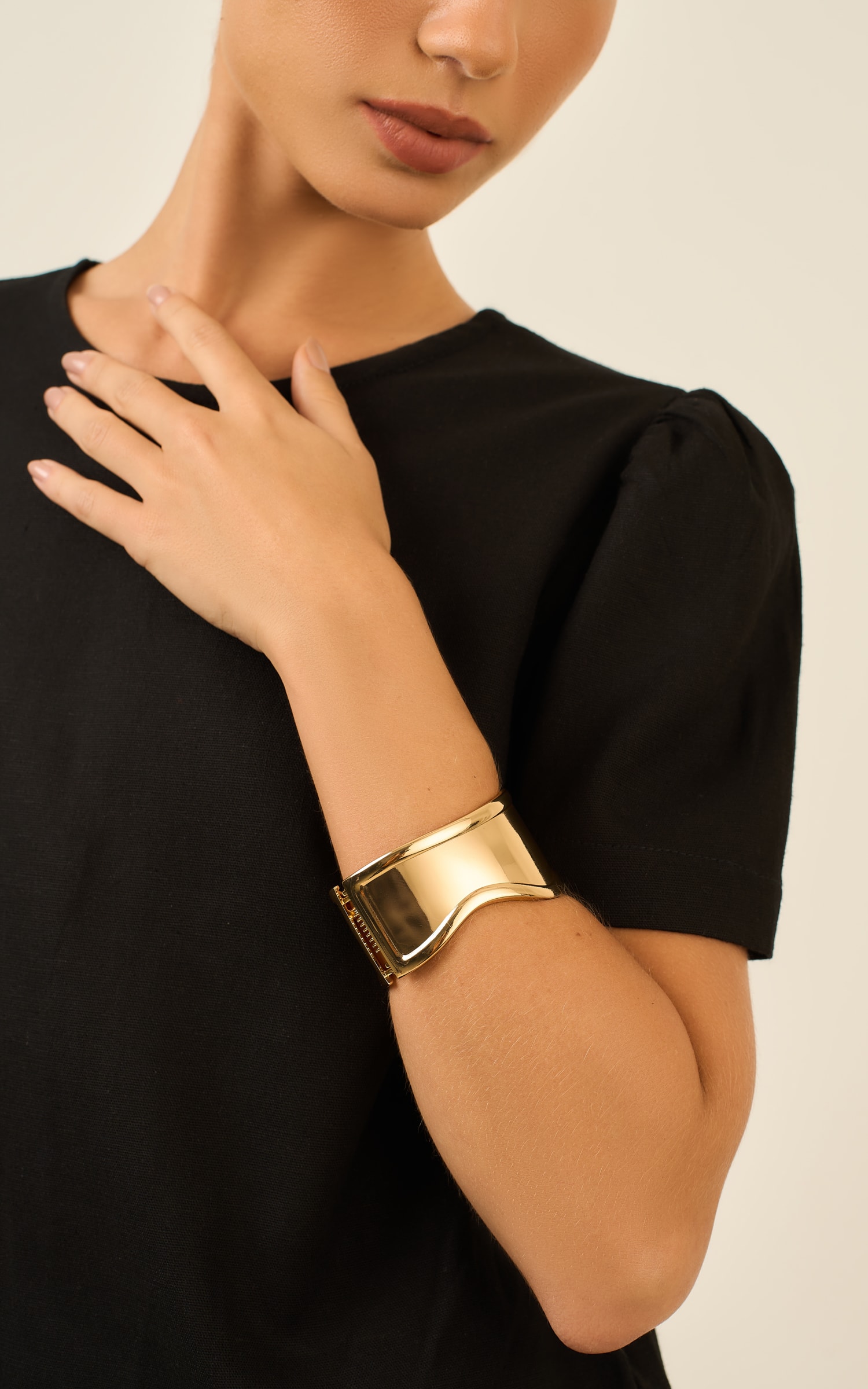 Bracelete Organico Curvas Dourado