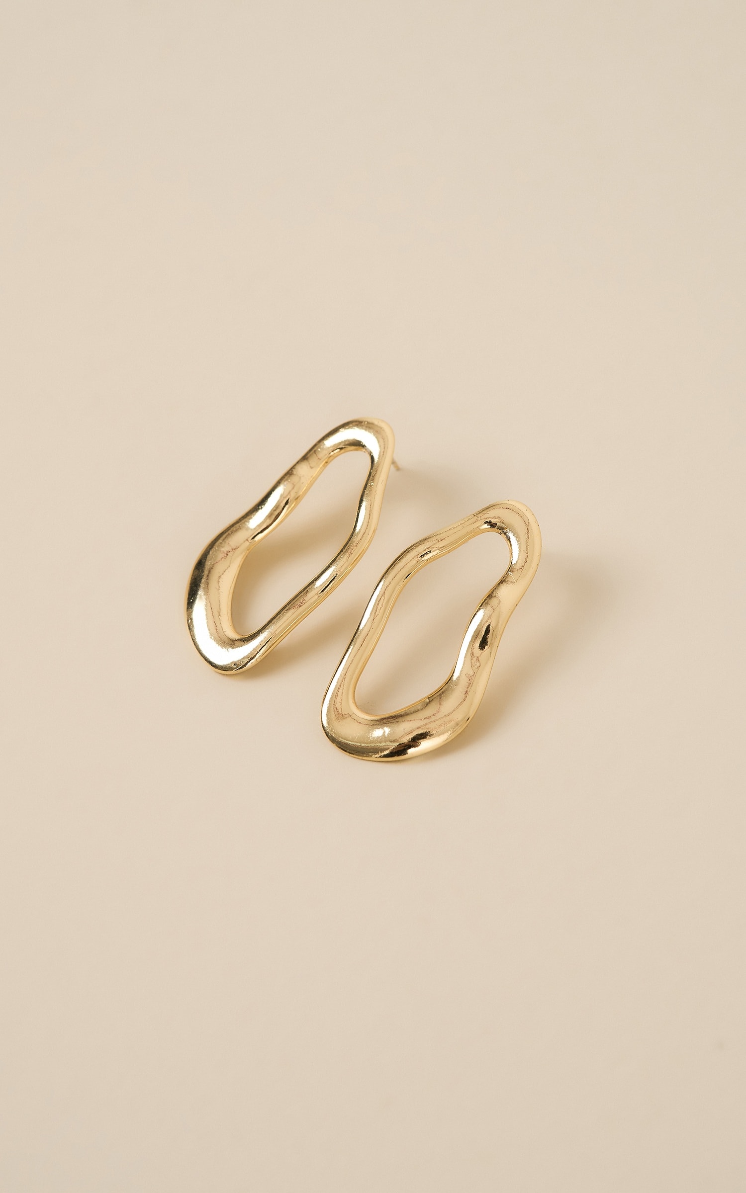 Brinco Ouro Organico Dourado