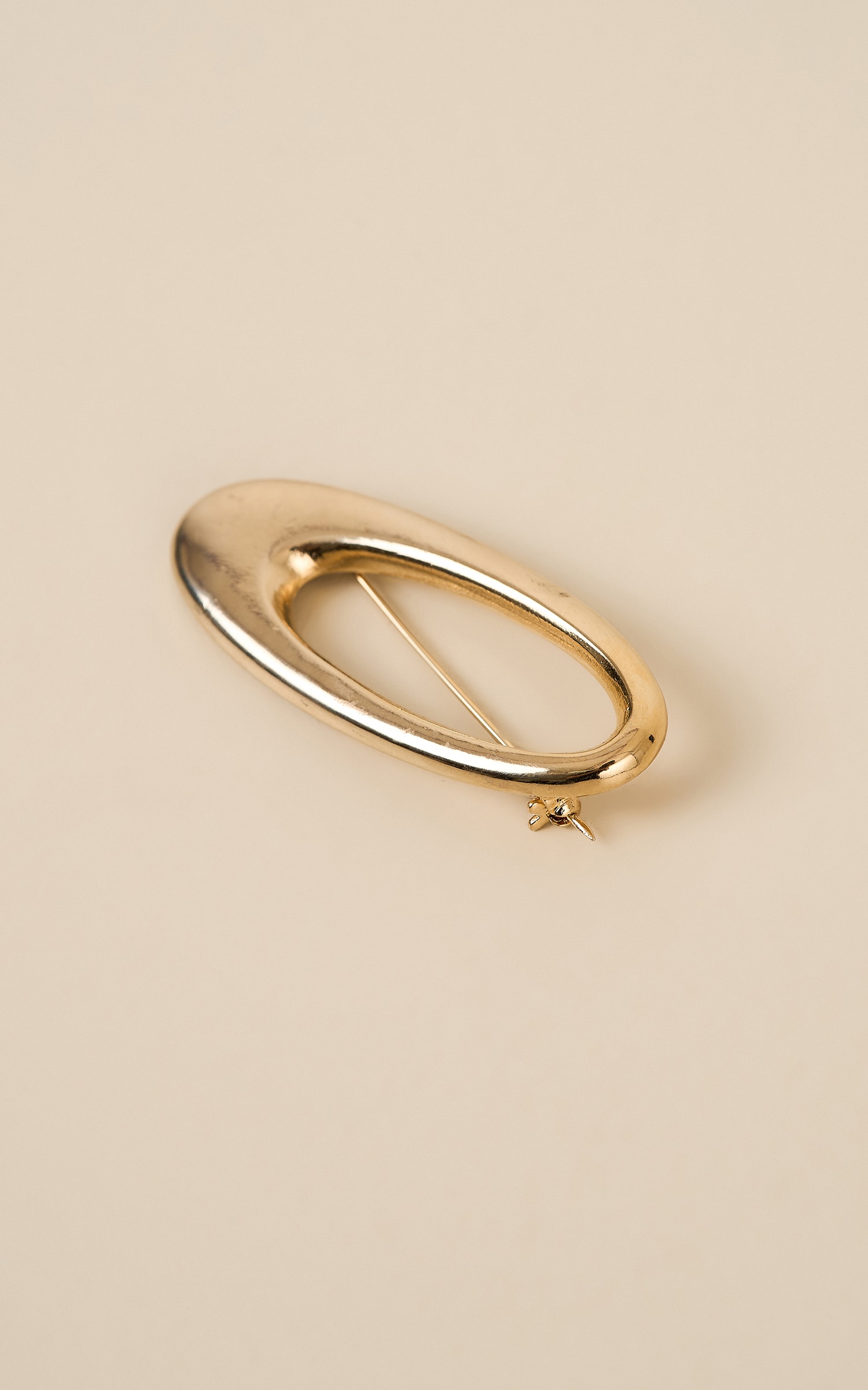 Broche Alfinete Oval Dourado