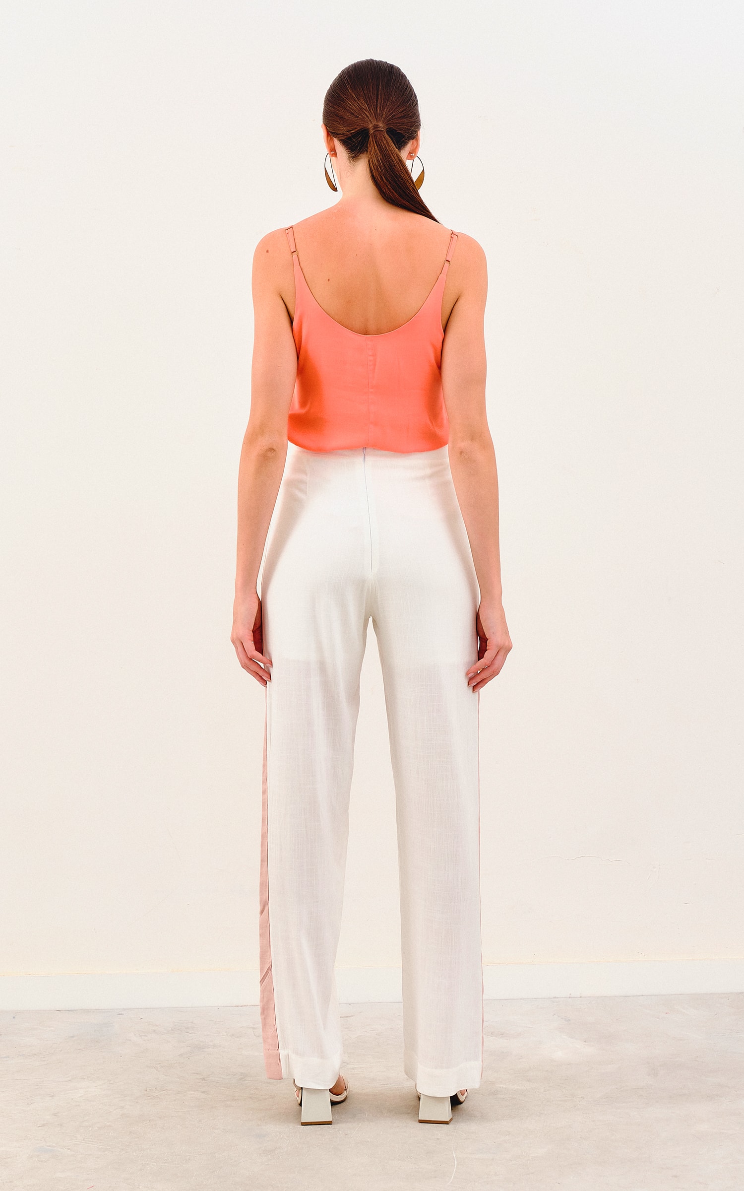 Calça Básica Detalhe Off White