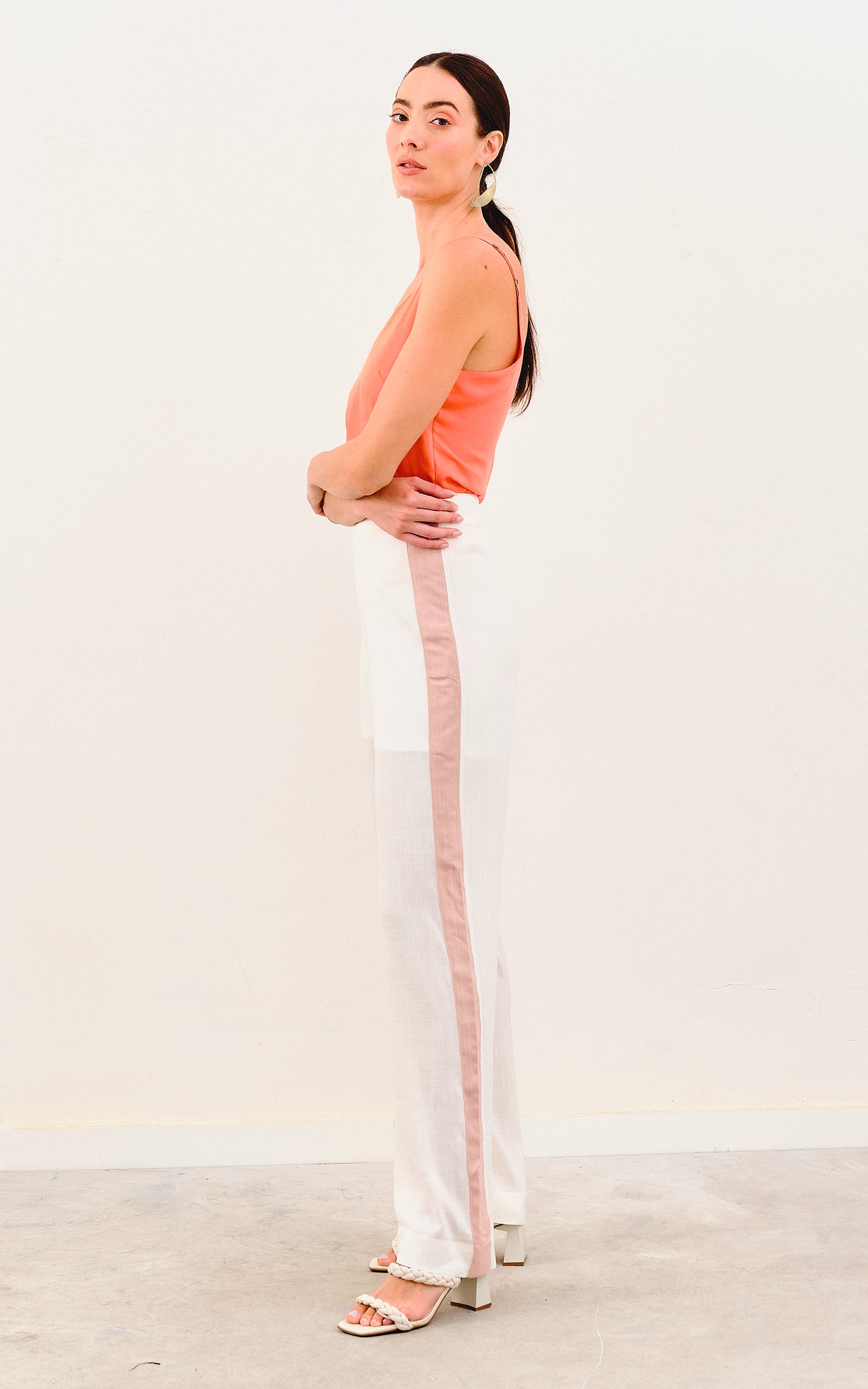 Calça Básica Detalhe Off White