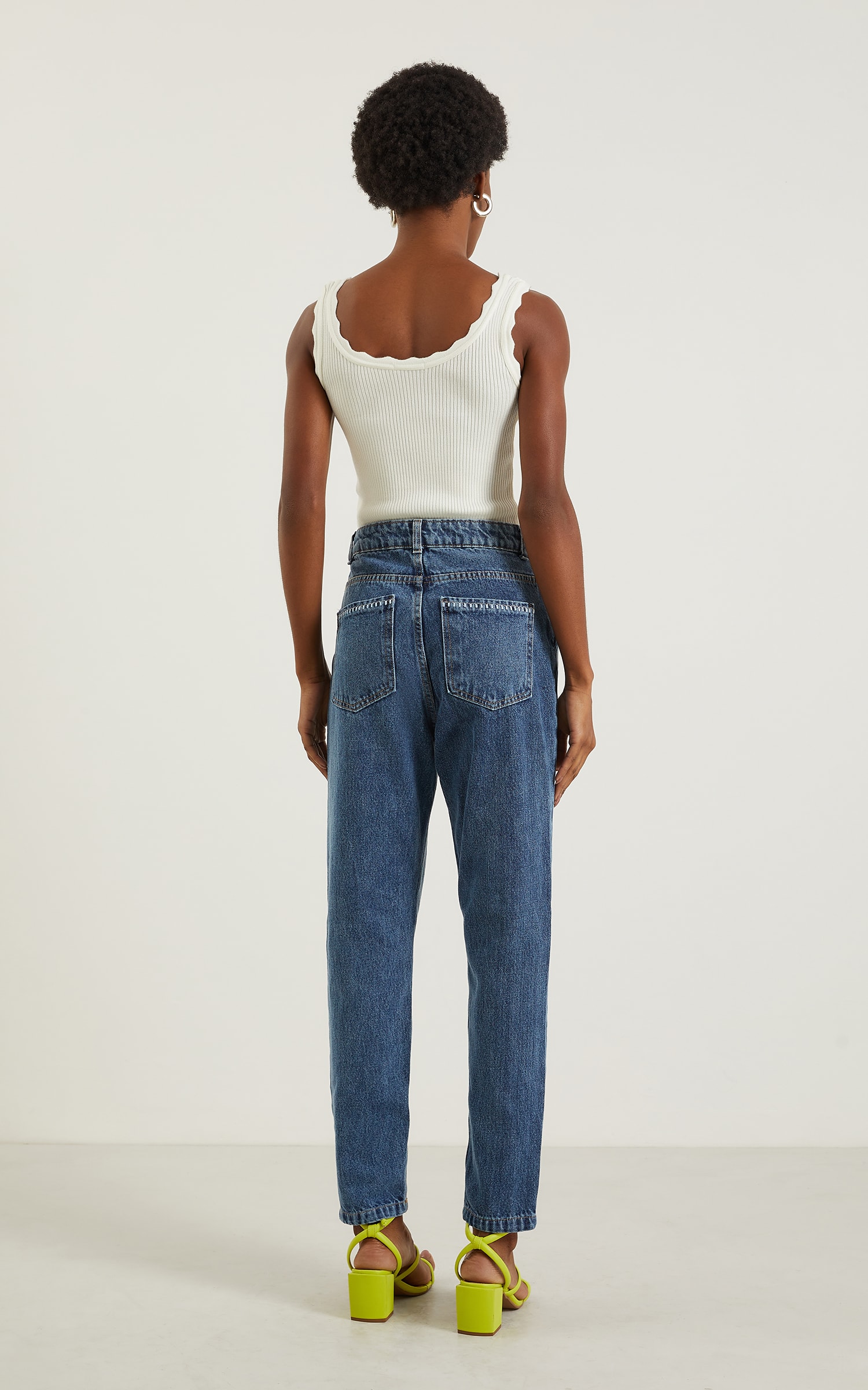 Calça Bordada Jeans Escuro